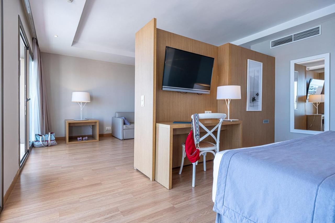 Suite Júnior com Vista Mar (3 Adultos + 1 Criança)