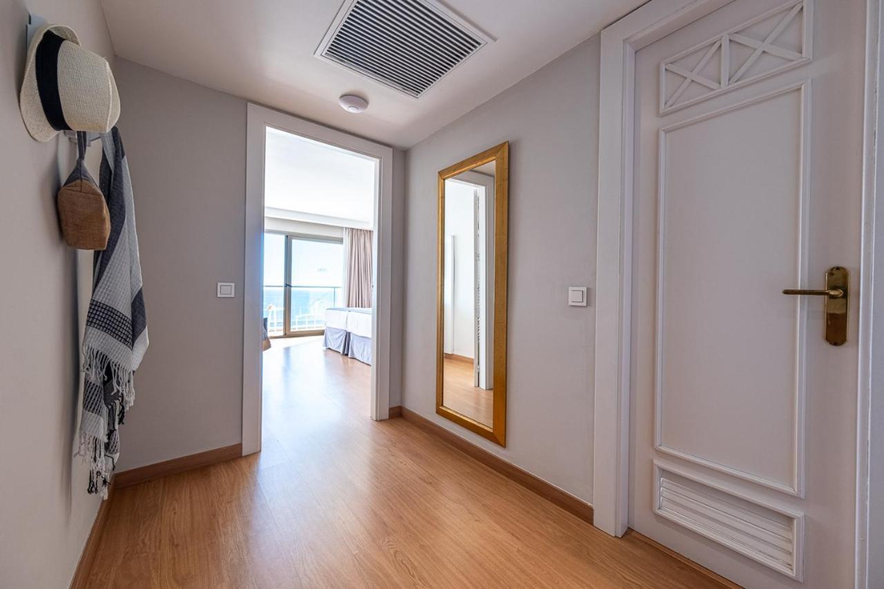 Quarto Duplo Superior com Vista Mar (2 Adultos + 1 Criança)