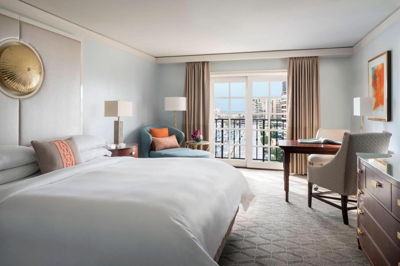 Kamer met een Kingsize Bed met Gedeeltelijk Uitzicht op de Jachthaven