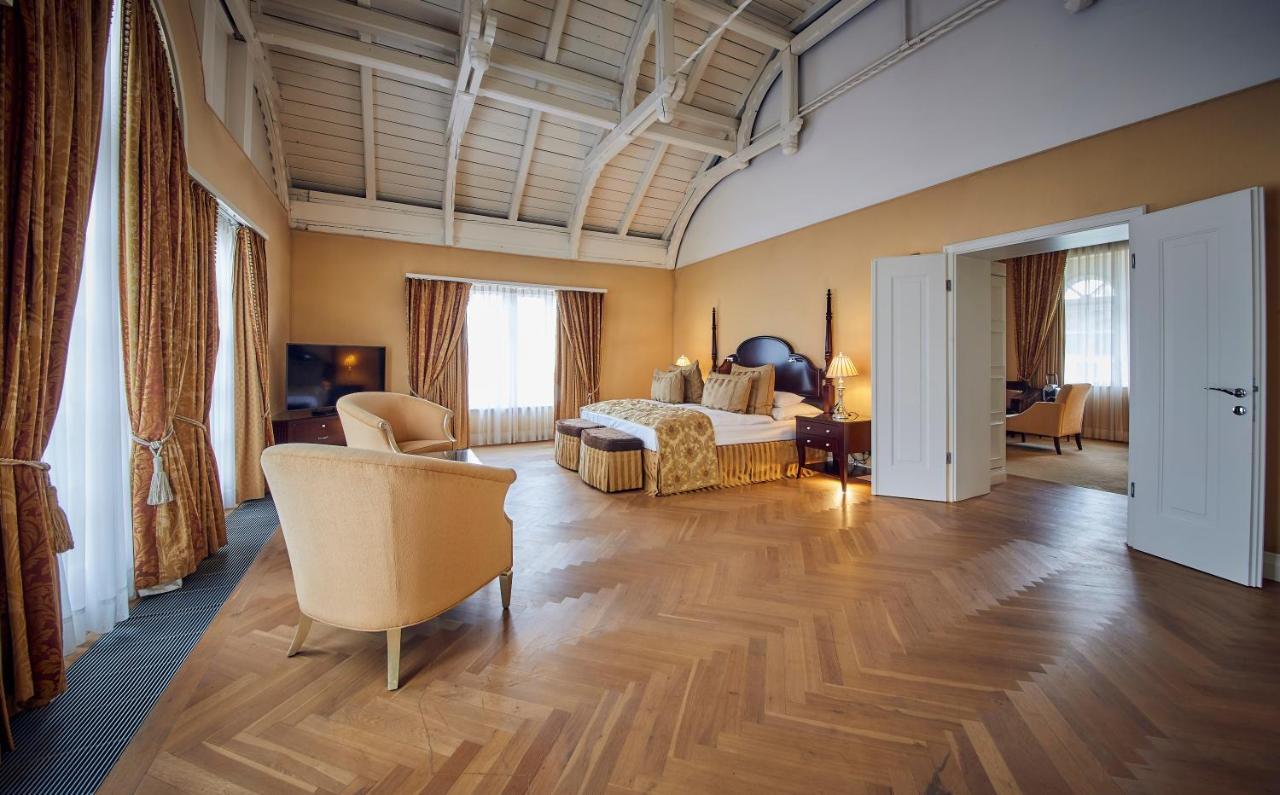 Romantische Suite mit Sauna und Balkon