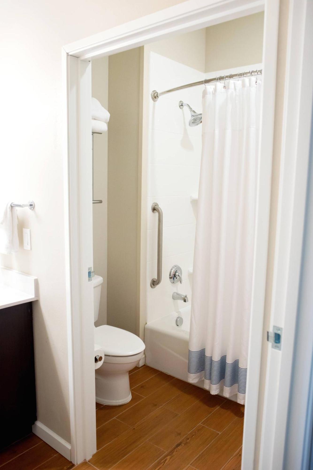 King Studio with Sofa Bed - Hearing Accessible,1649044790:JPEG