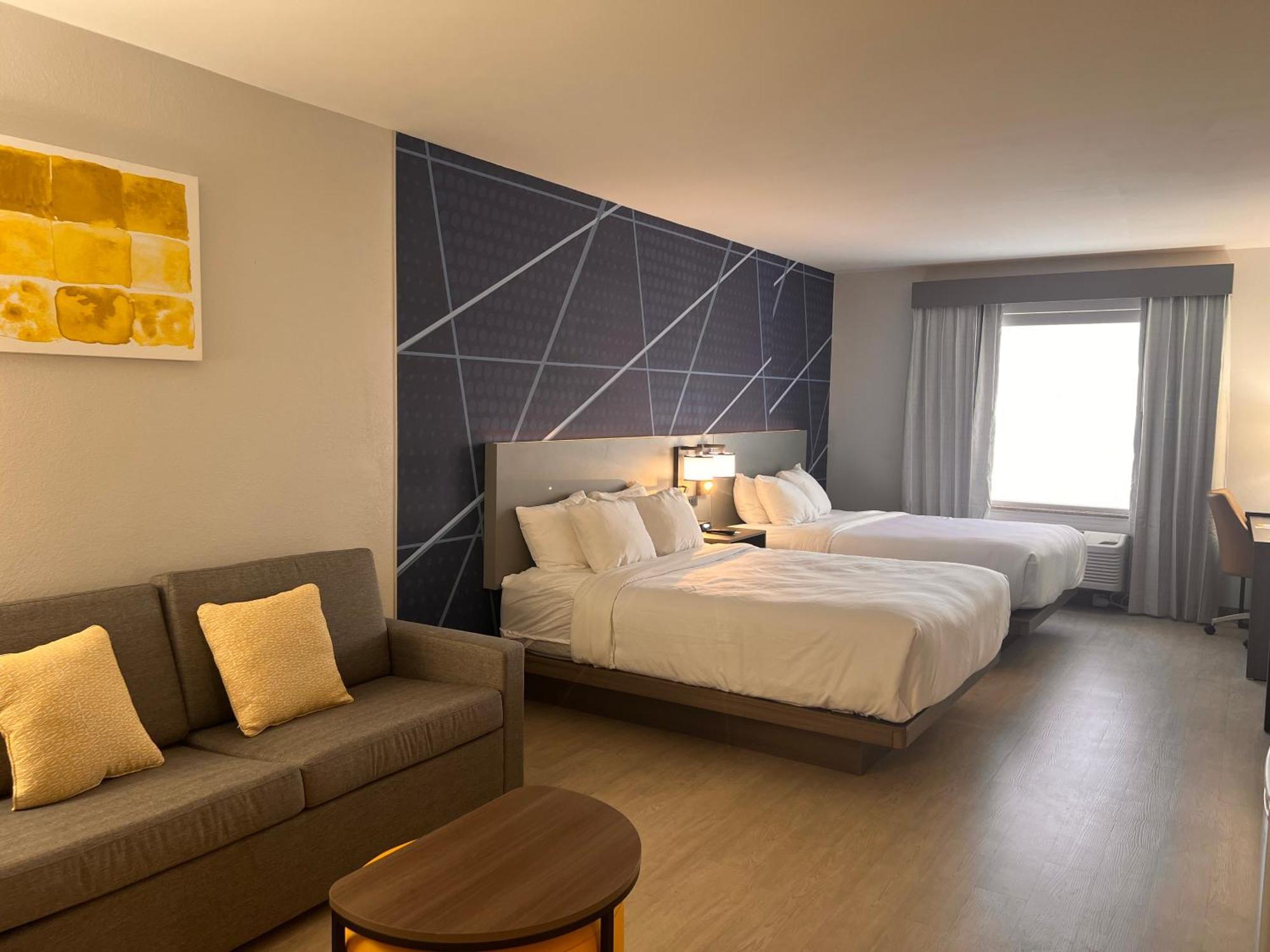 Suite Two Queen Beds Accessible or Non-Smoking,1539344293:JPEG