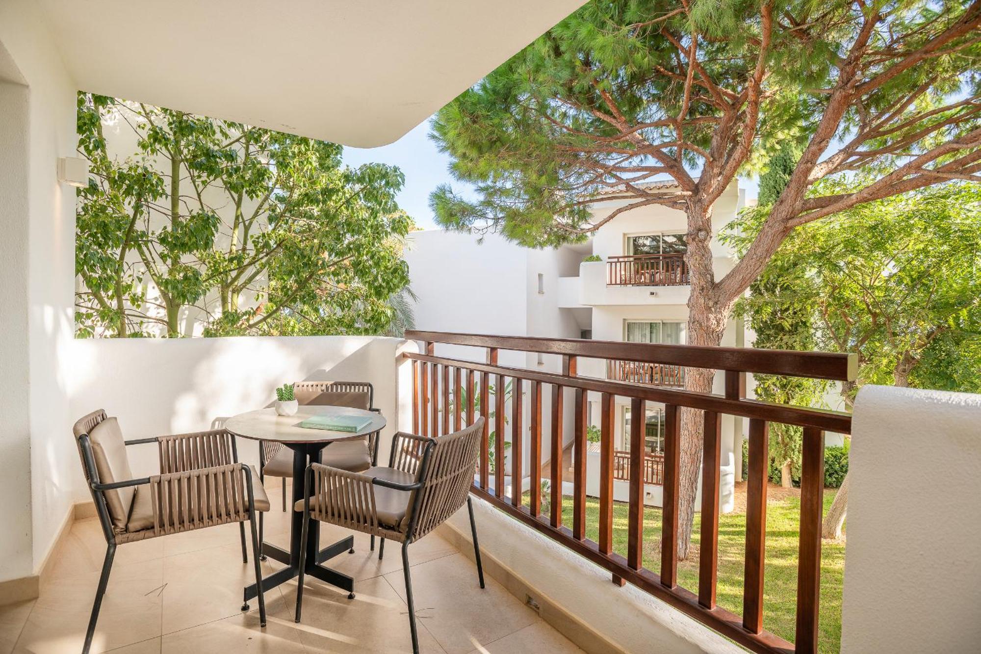 Premium One-Bedroom Apartment,1539724414:JPEG