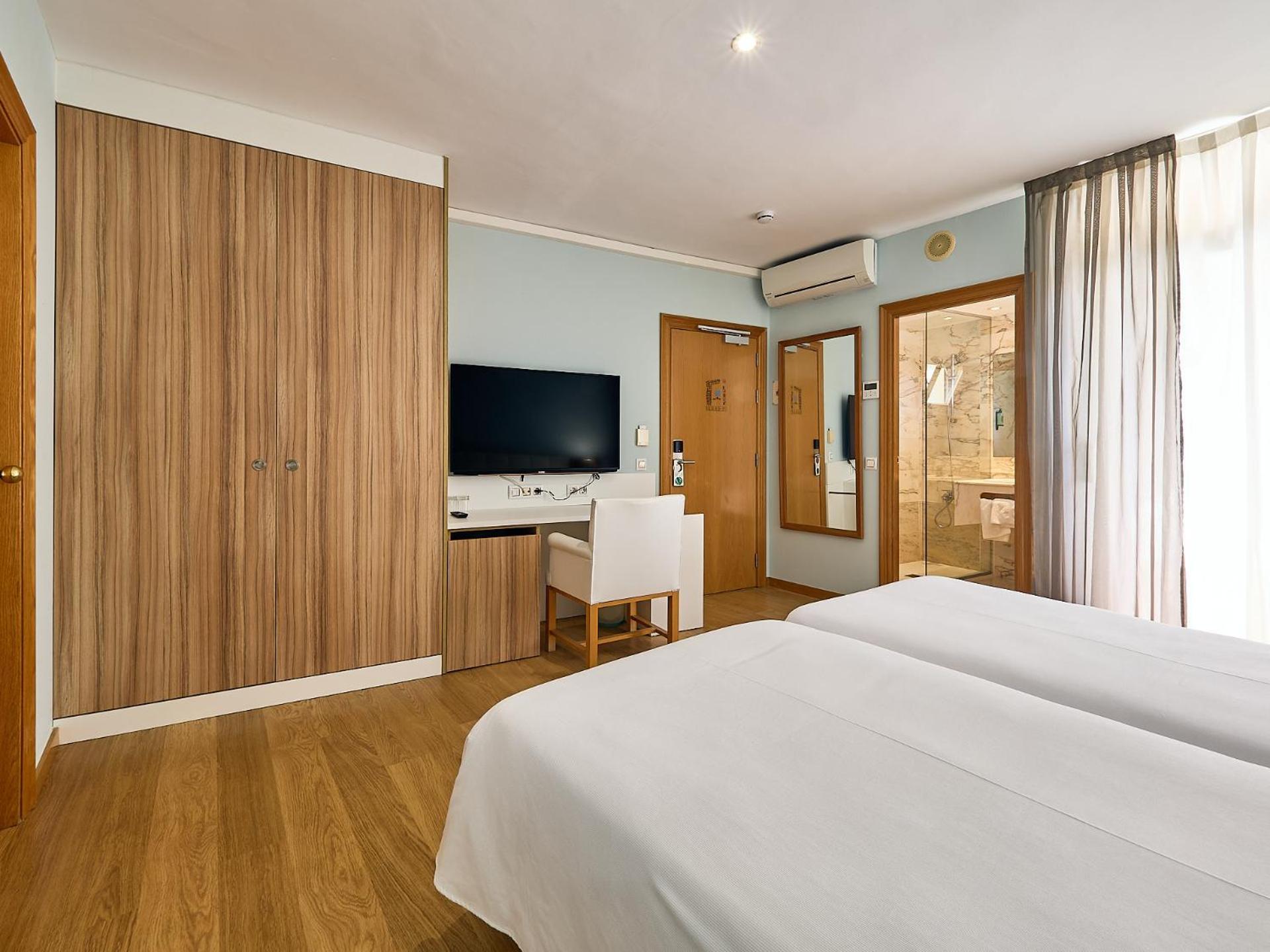 Large Twin Room