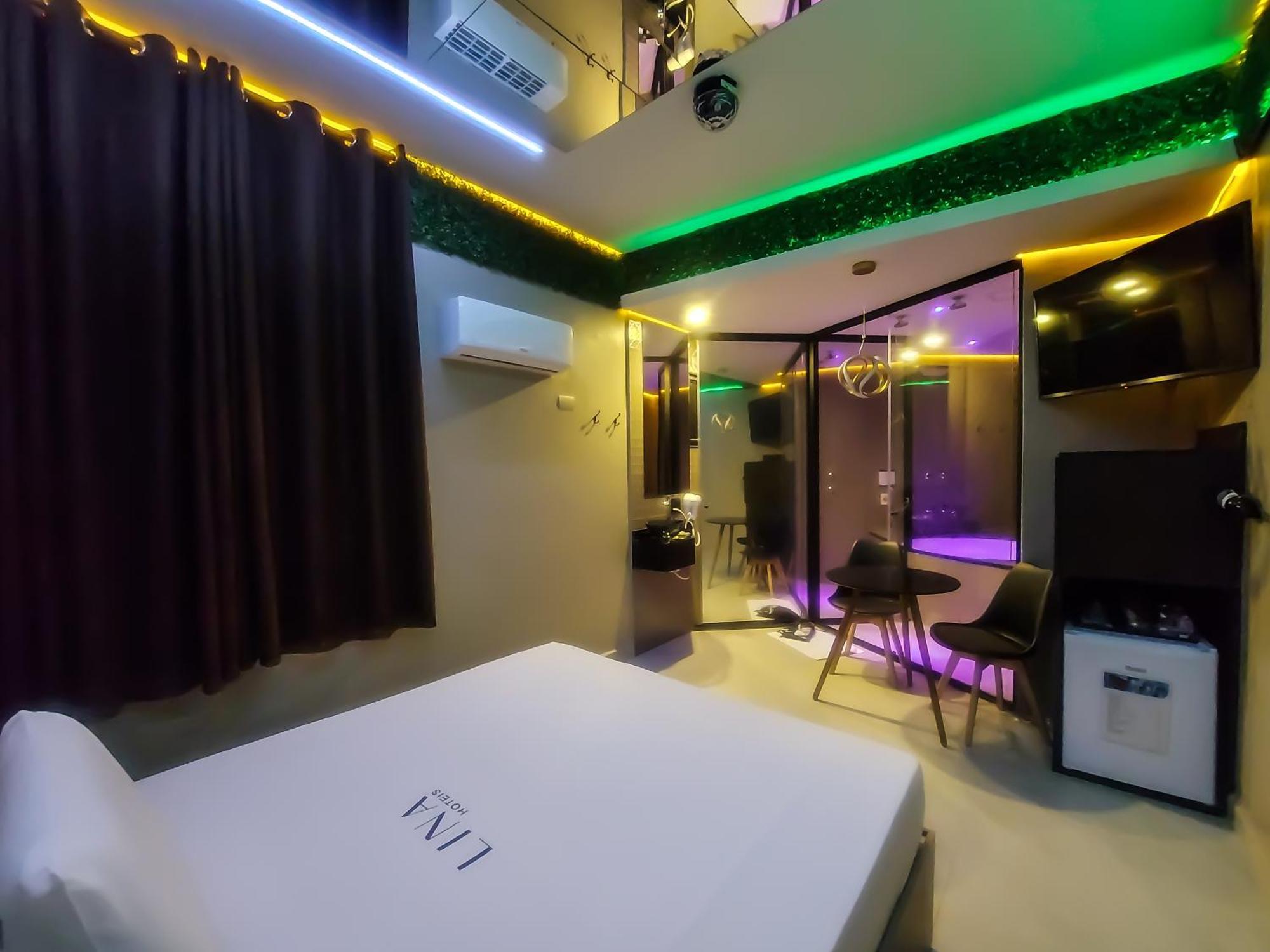 Queen Suite Spa Bath