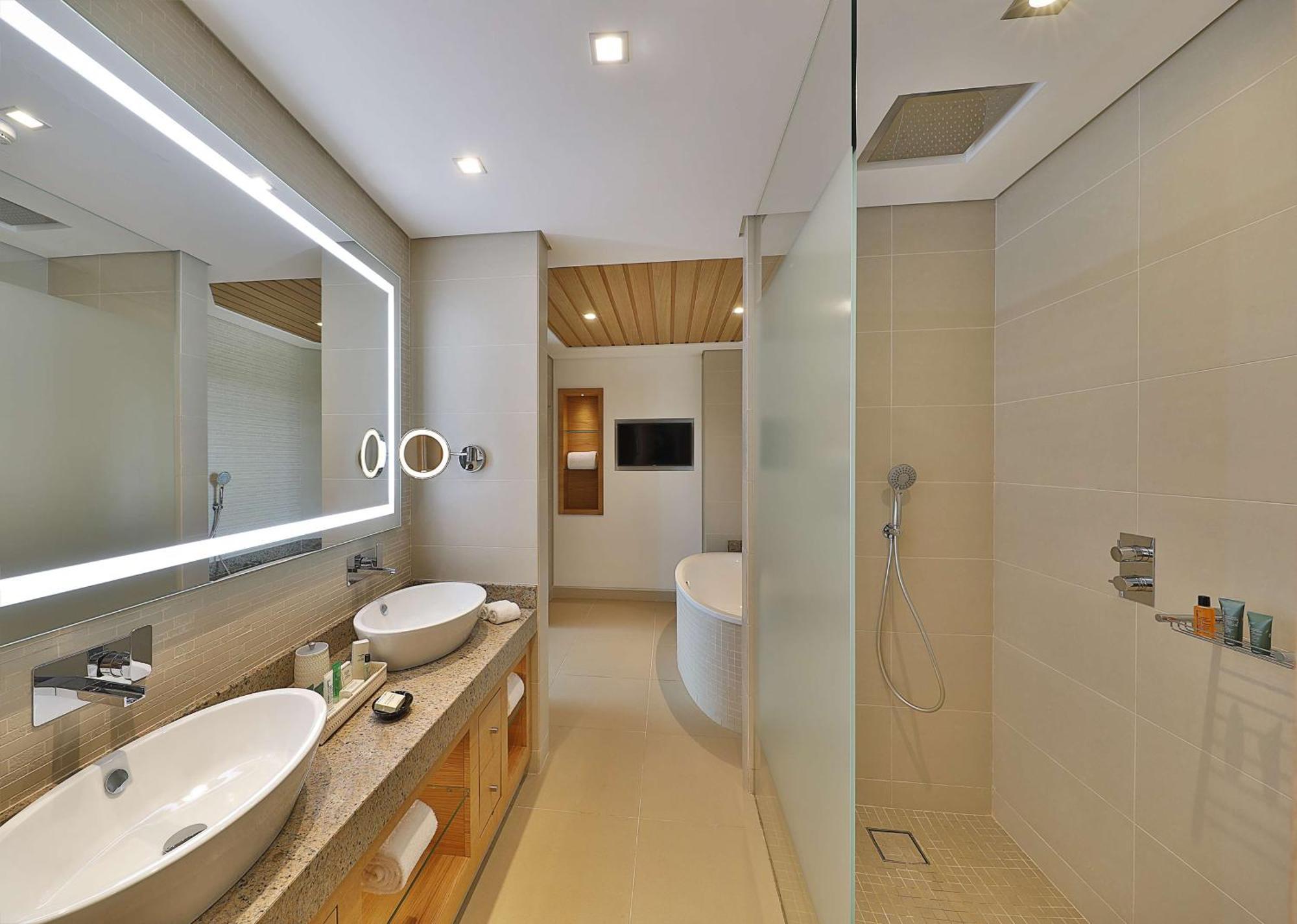 Suite King con 1 Camera da Letto - Fronte Oceano