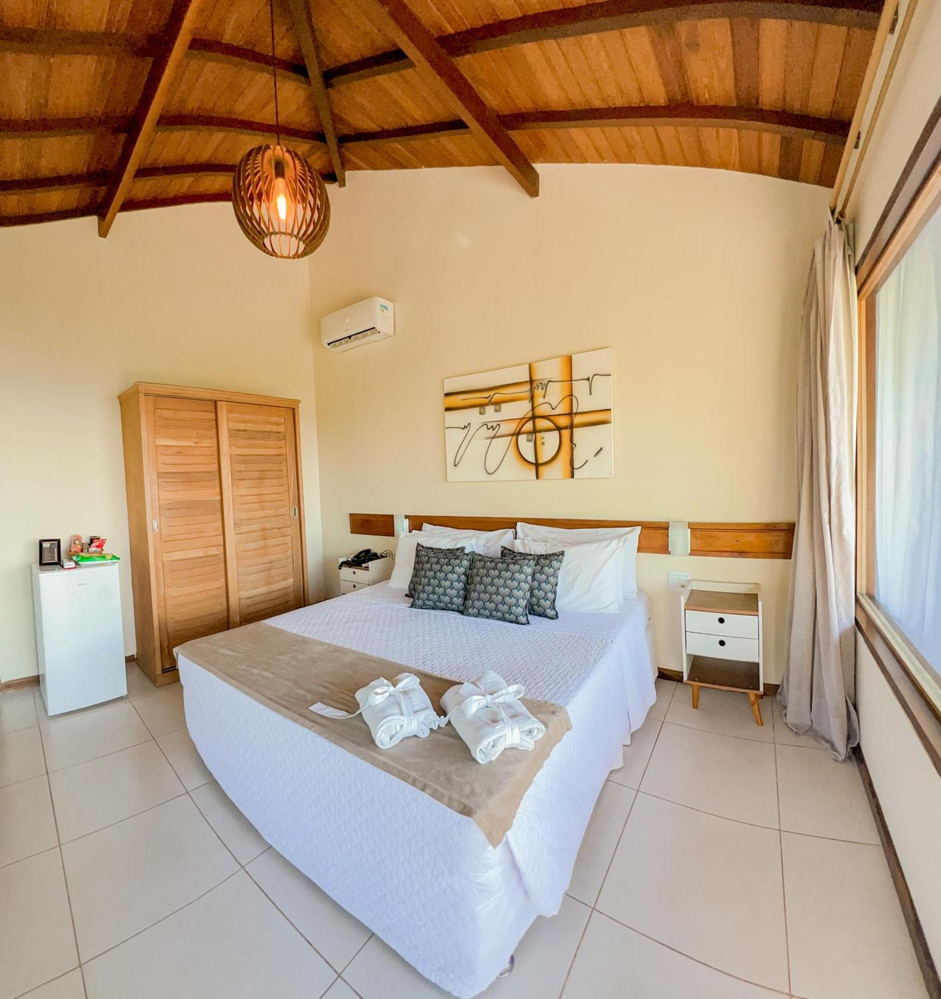 Quarto com Cama de Casal ou 2 de Solteiro