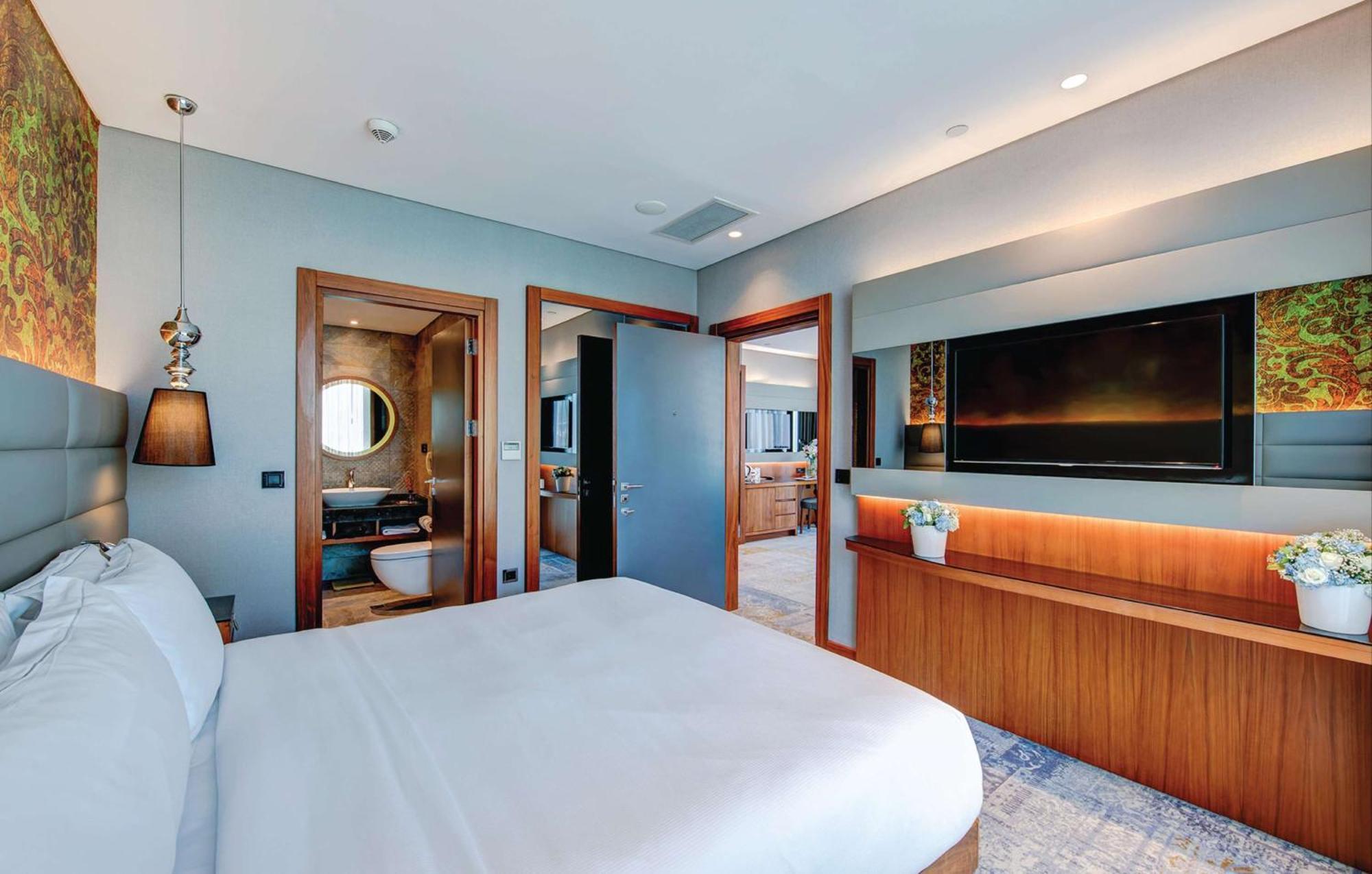 One-Bedroom King Suite