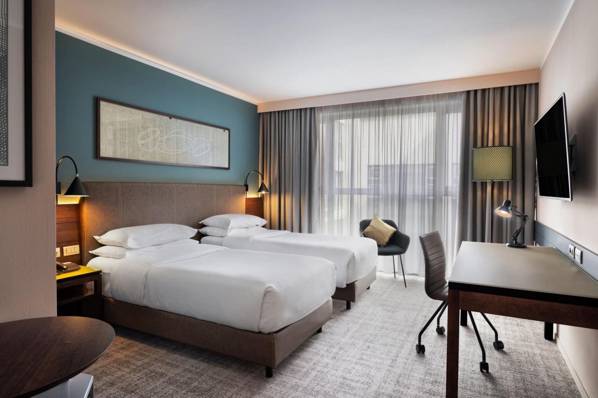 Executive Twin Room,1371354374:JPEG