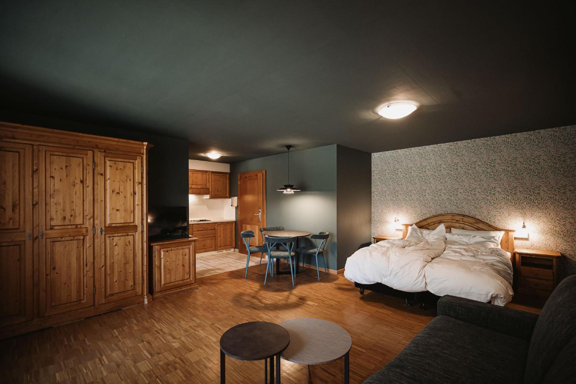 Studio Apartment