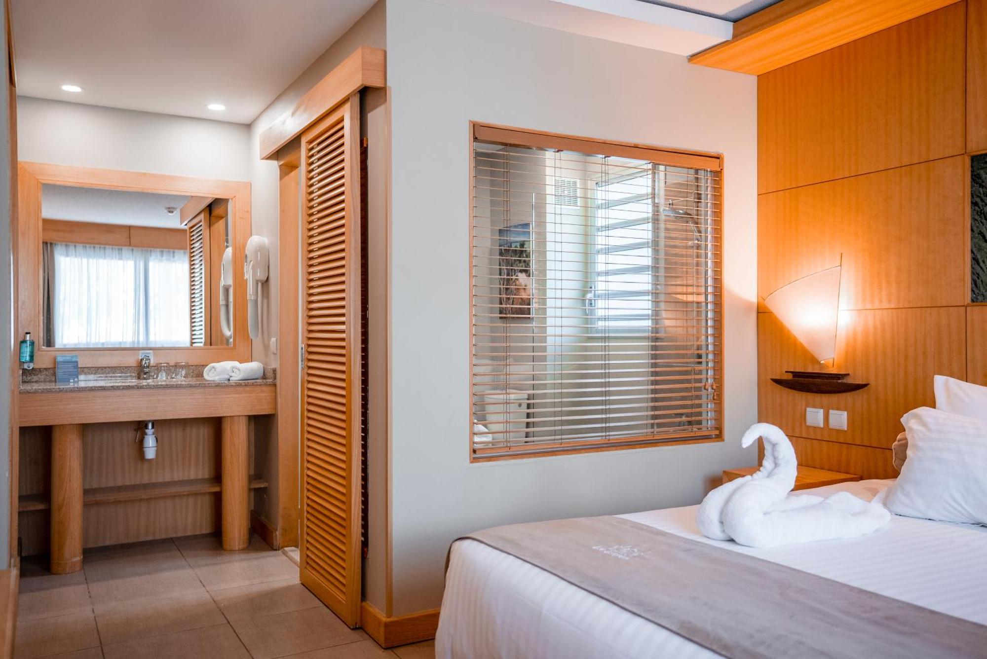 One Bedroom Suite Anse Vata Road