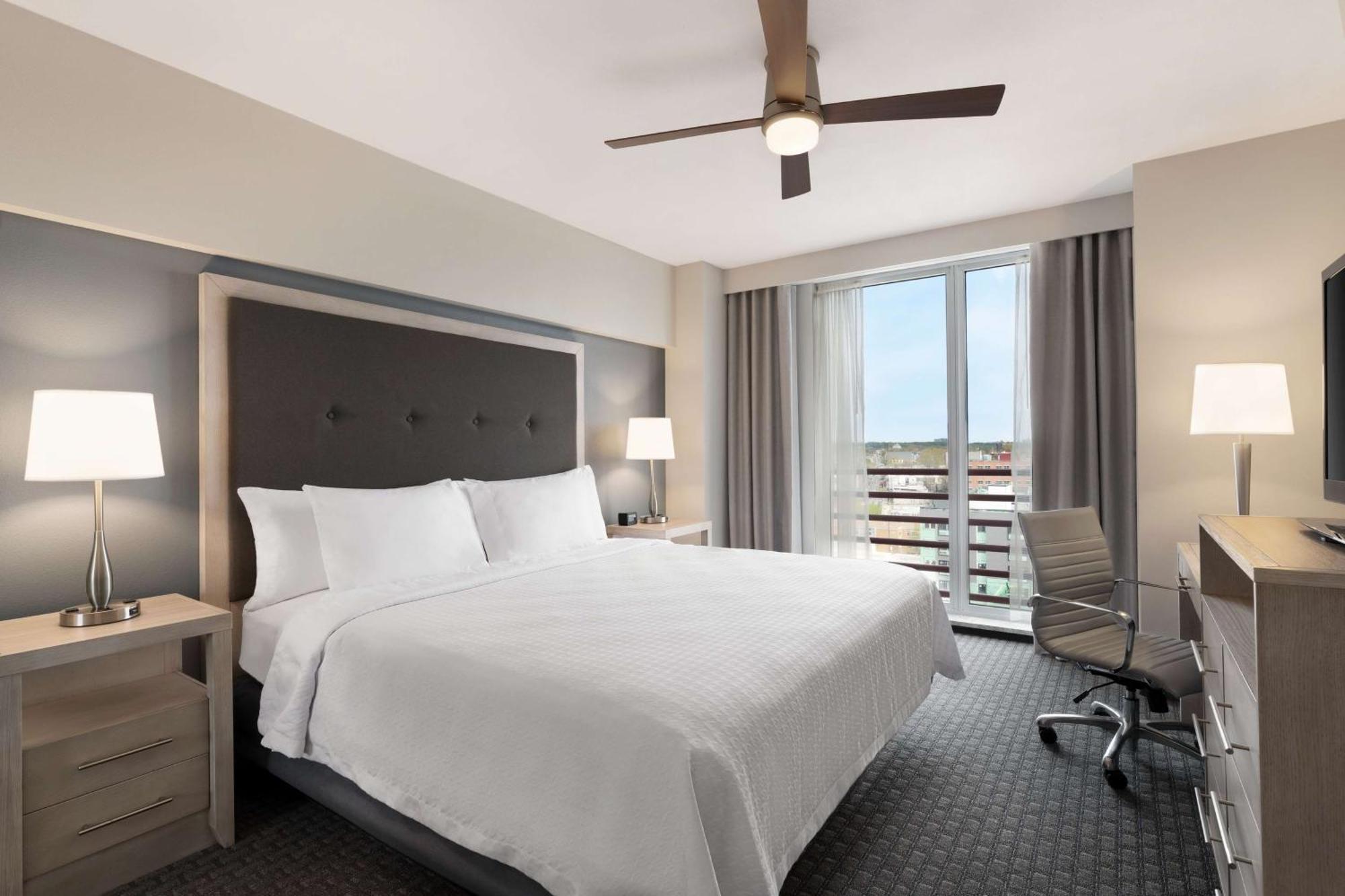 One-Bedroom King Suite Non-Smoking
