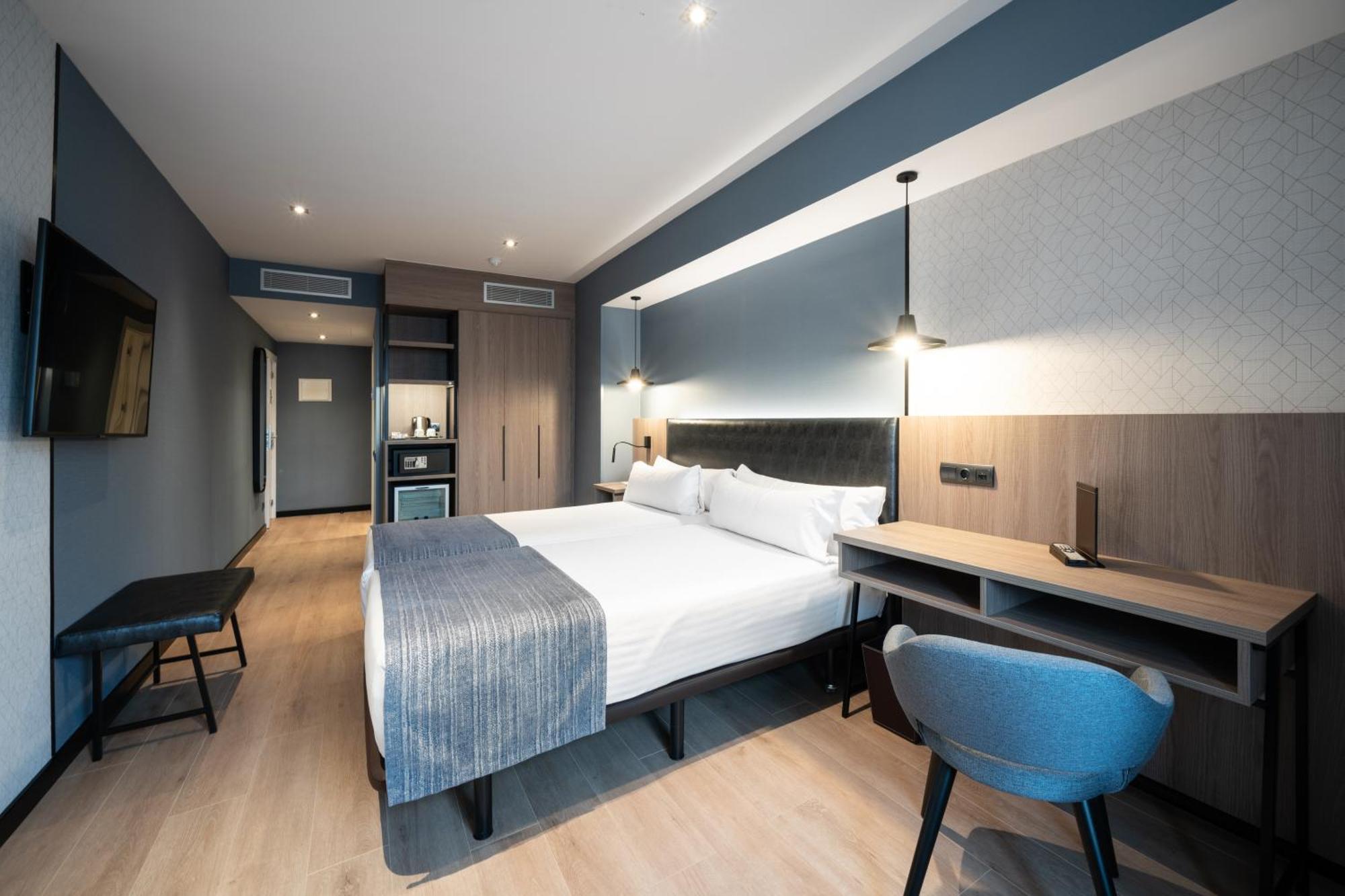 Premium Double or Twin Room,1588038245:JPEG
