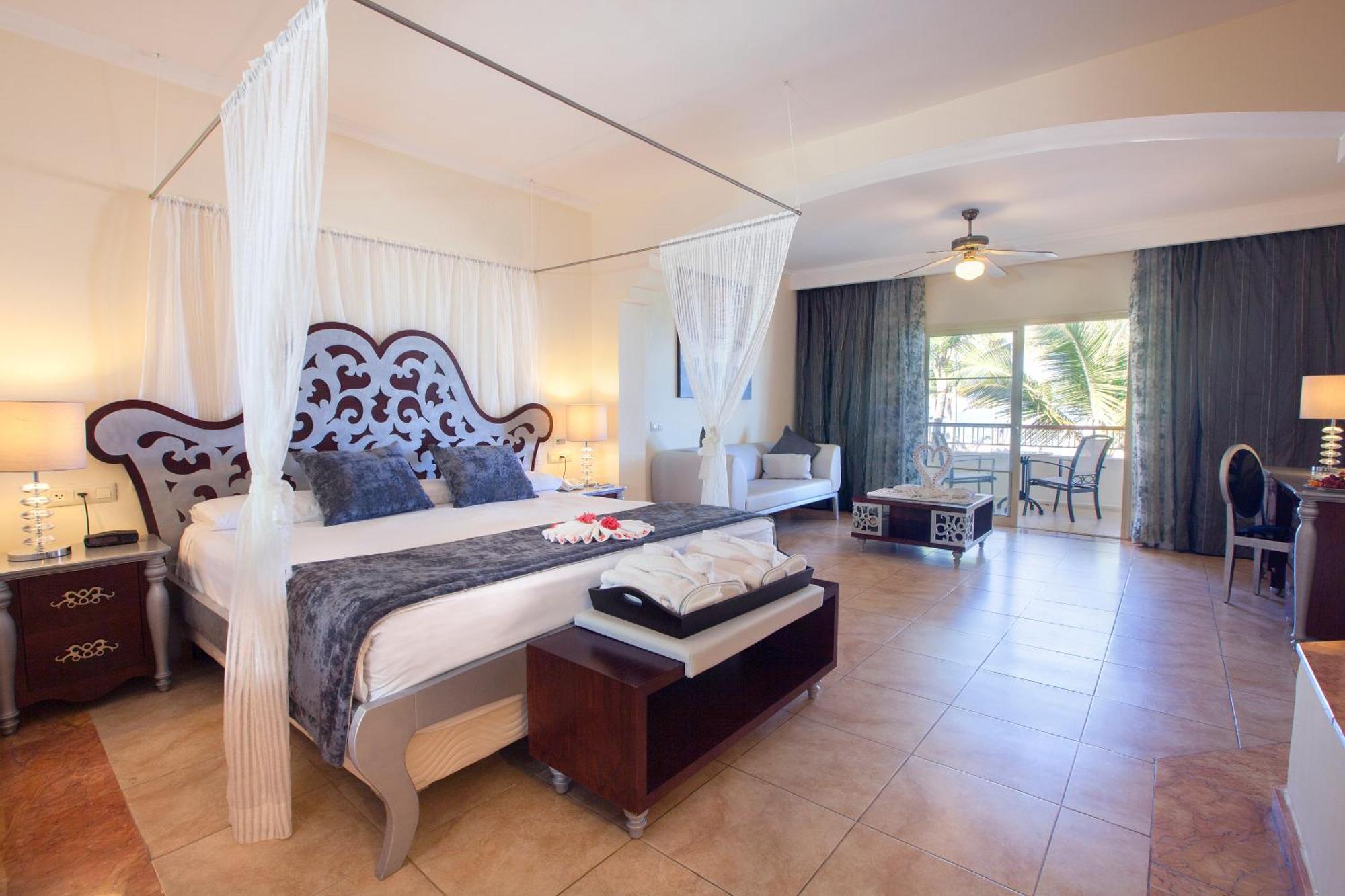 Colonial Club Jr Suite Jacuzzi Adults Only 18 WiFi
