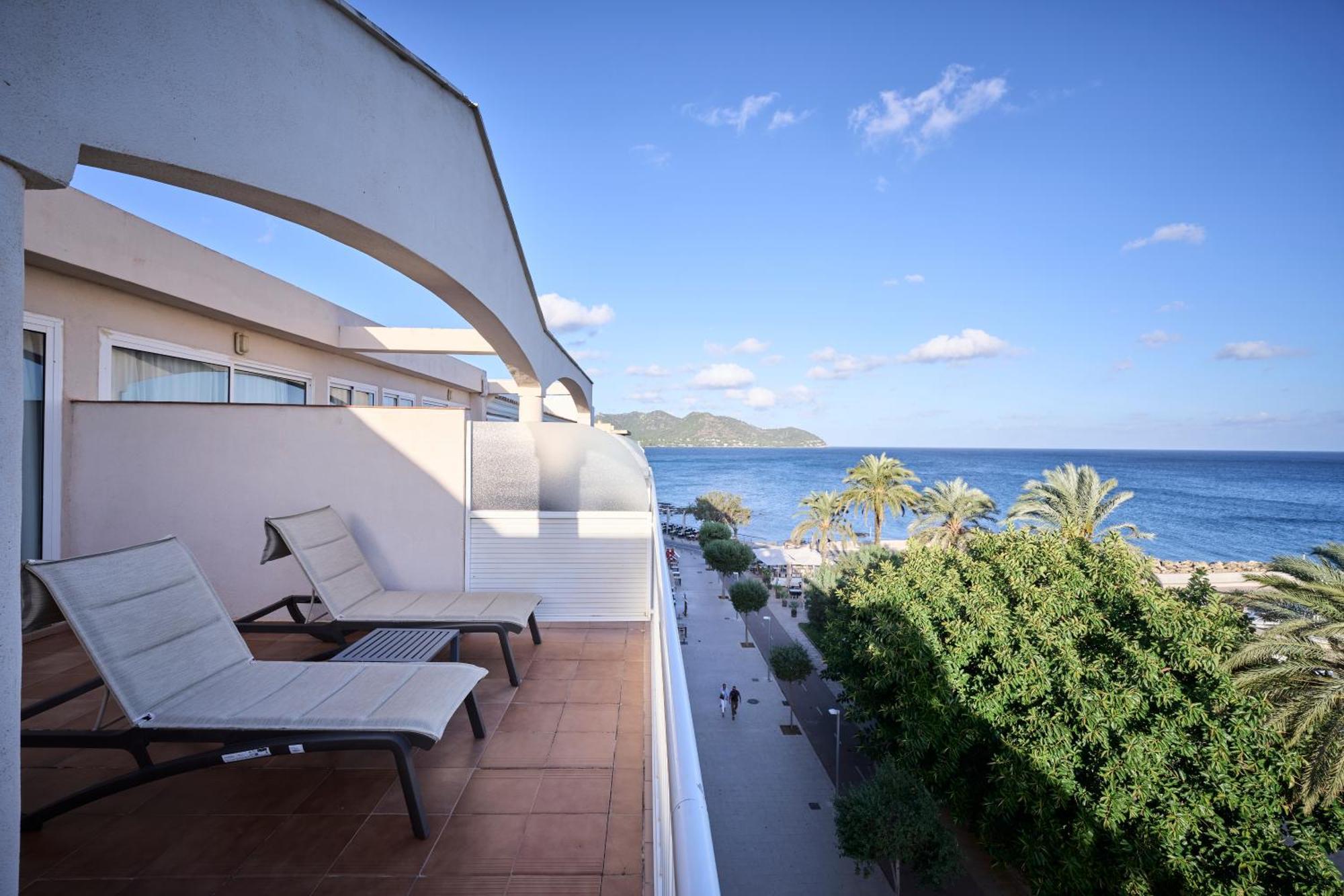Tweepersoonskamer met Terras en Panoramisch Uitzicht op Zee