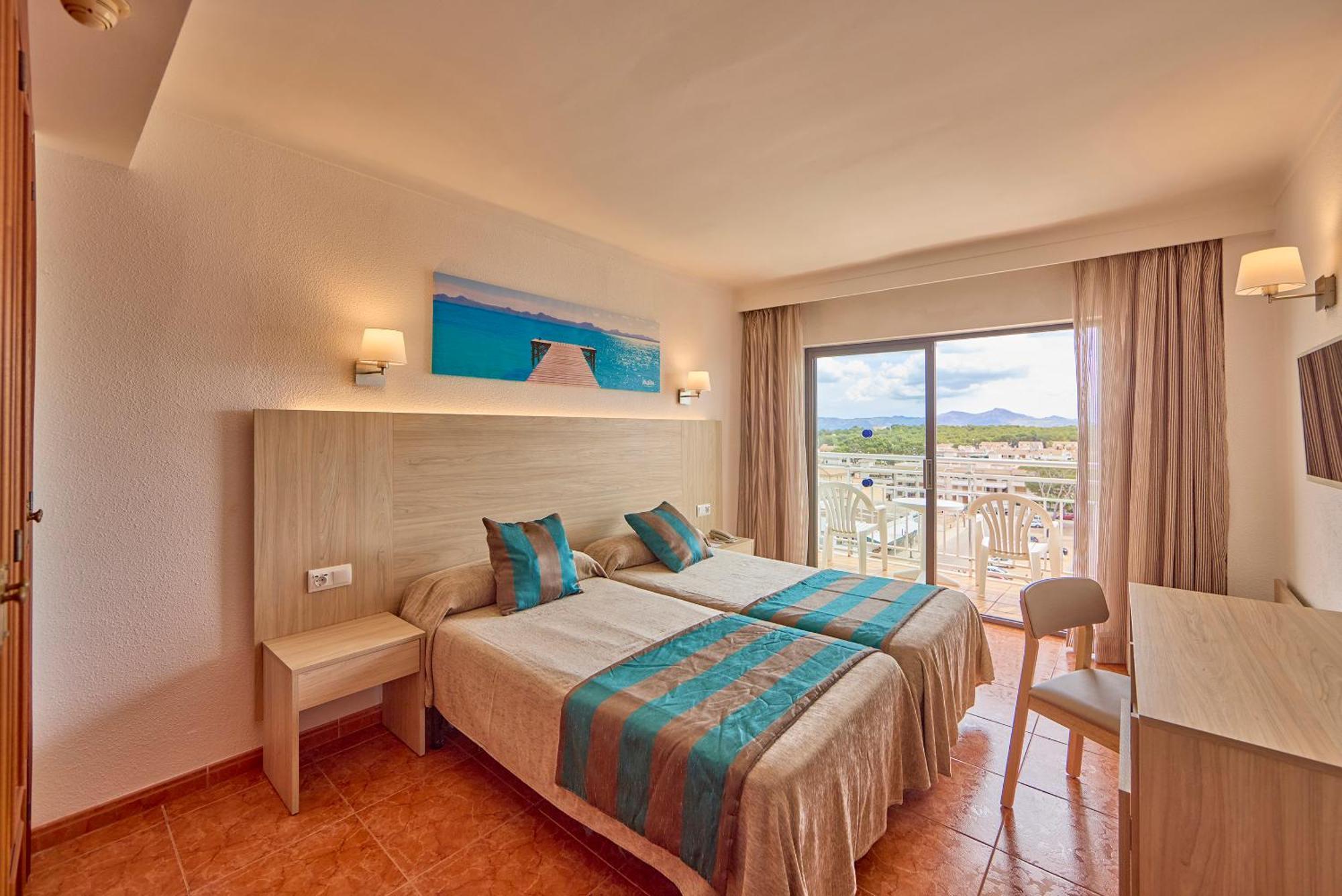 Quarto com 2 Camas de Solteiro