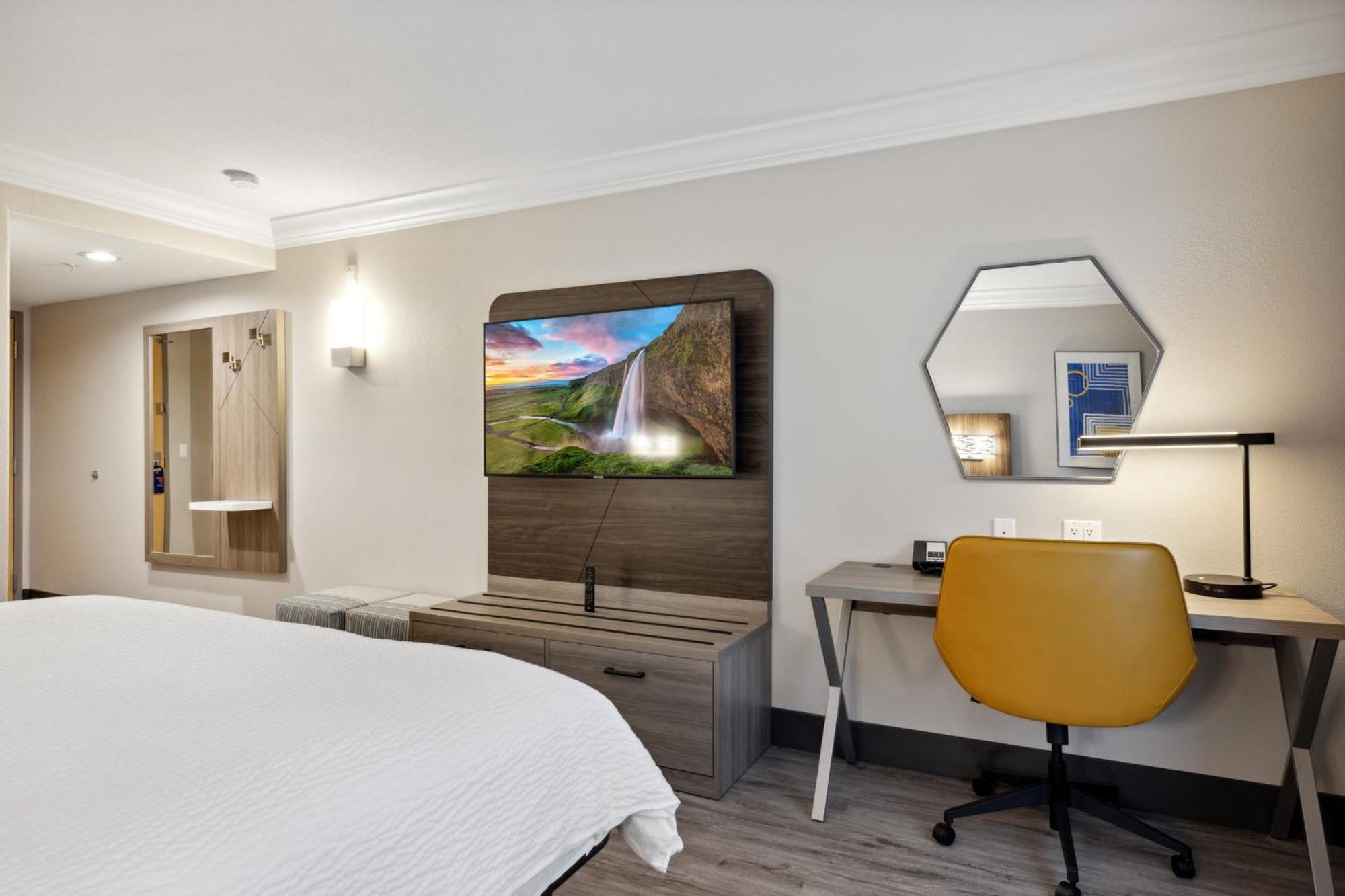 Standard King Room
