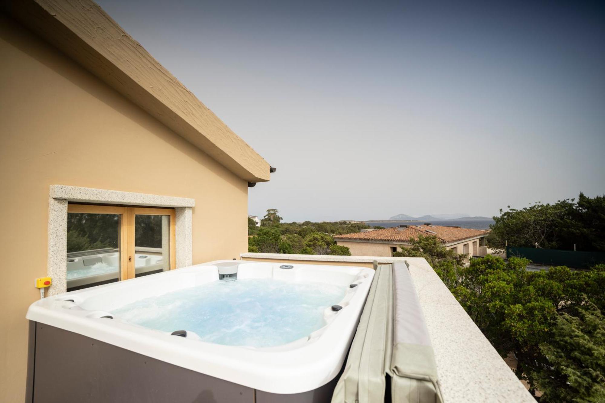 Two-Bedroom Apartment Sea View