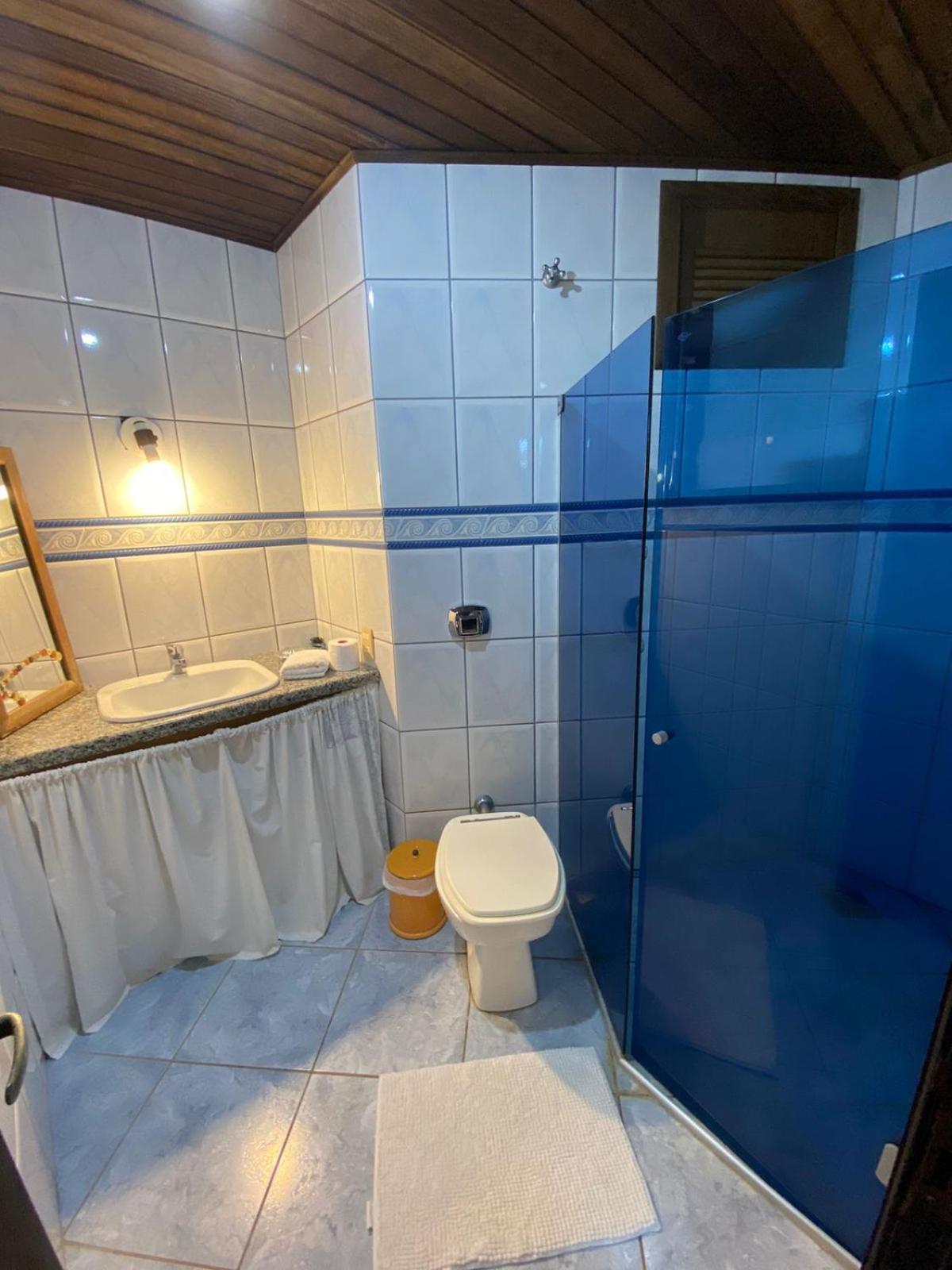 Quarto Deluxe (2 Adultos + 1 Criança)