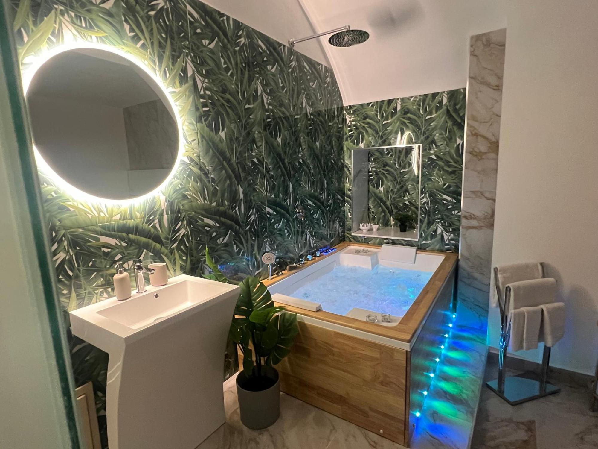 Deluxe King Room,1635099040:JPEG