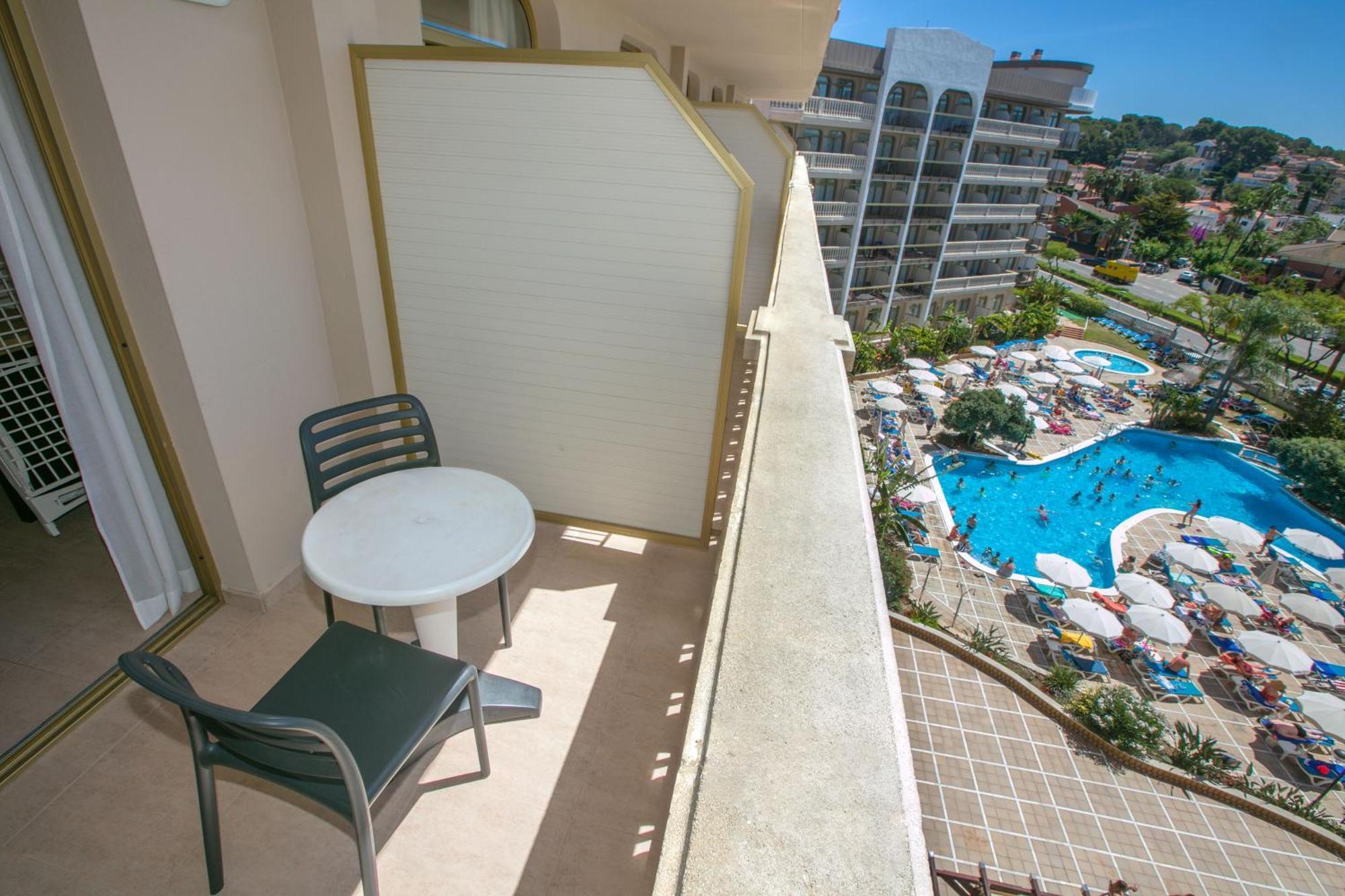 Apartment with Pool View (1 adult),1605195653:JPEG