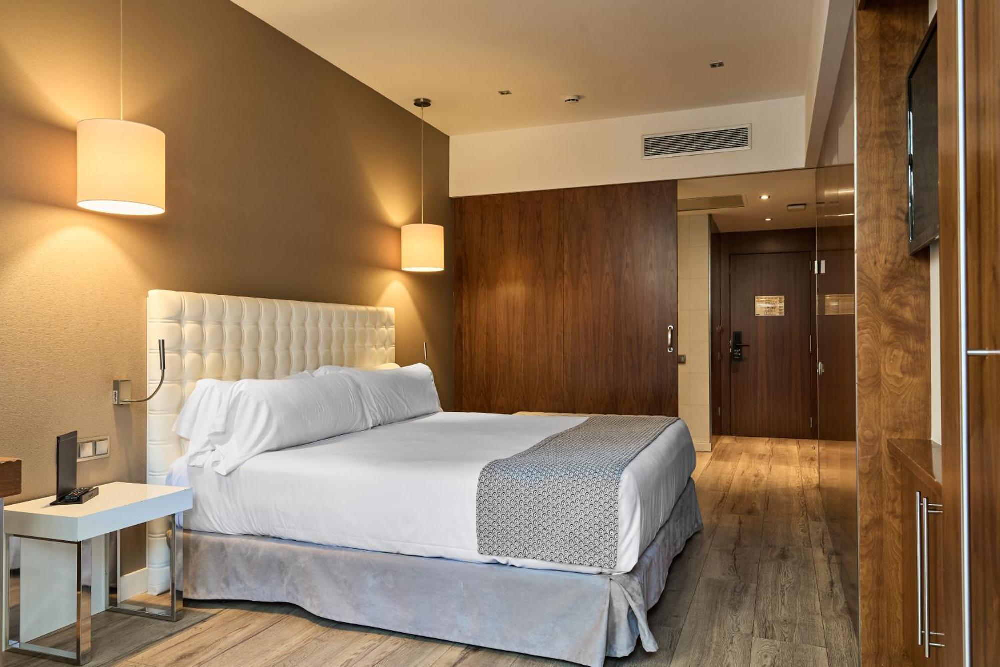 Quarto Duplo Superior com Terraço e Piscina Privativa.