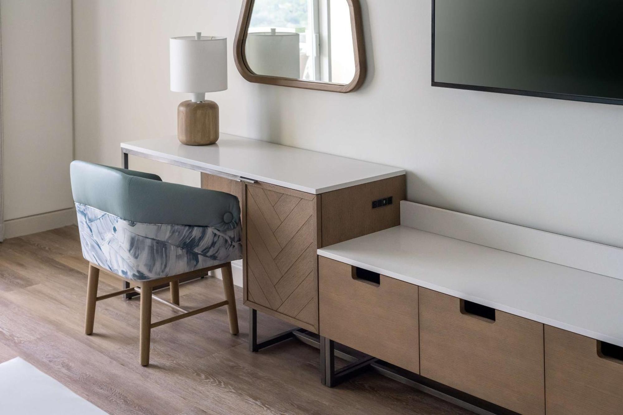 Premium King Suite with Sofa Bed and Bay View