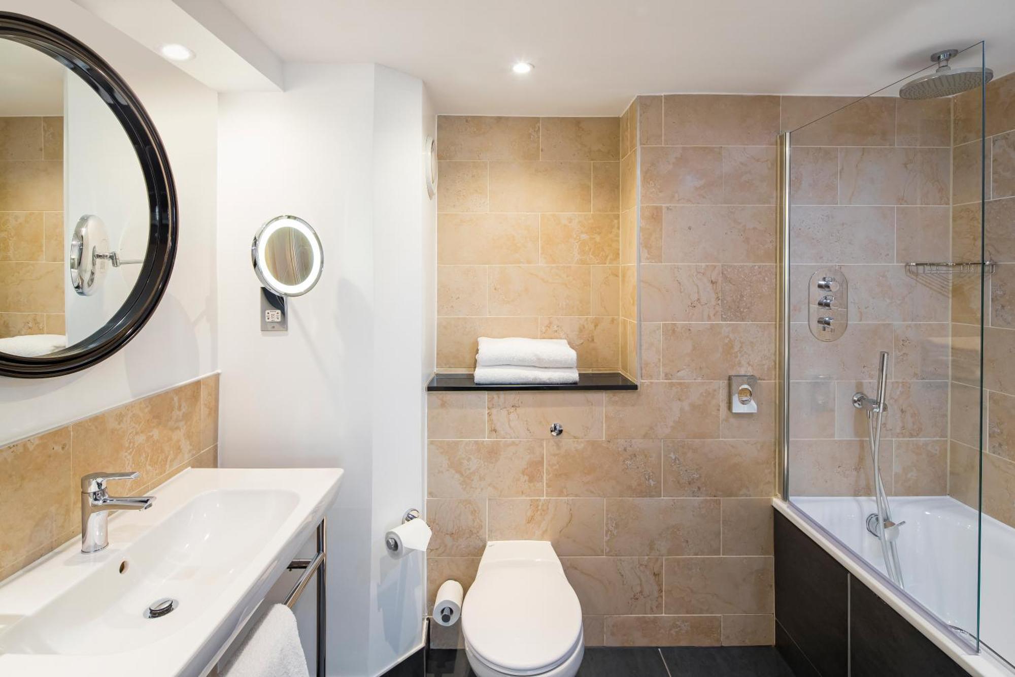 One-Bedroom King Suite