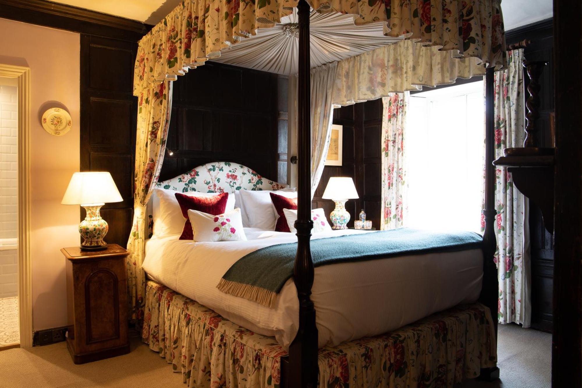 Sussex Four Poster Room