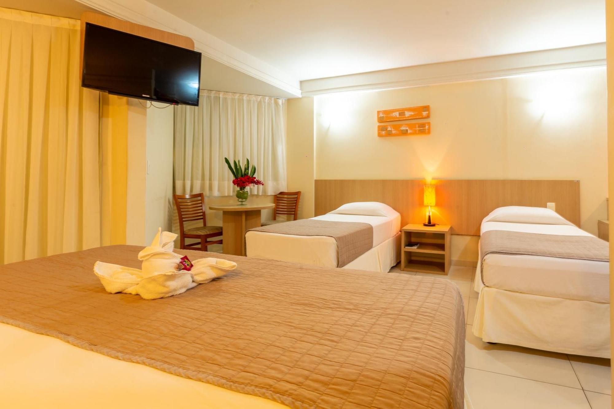 Quarto Econômico com 2 Camas de Solteiro