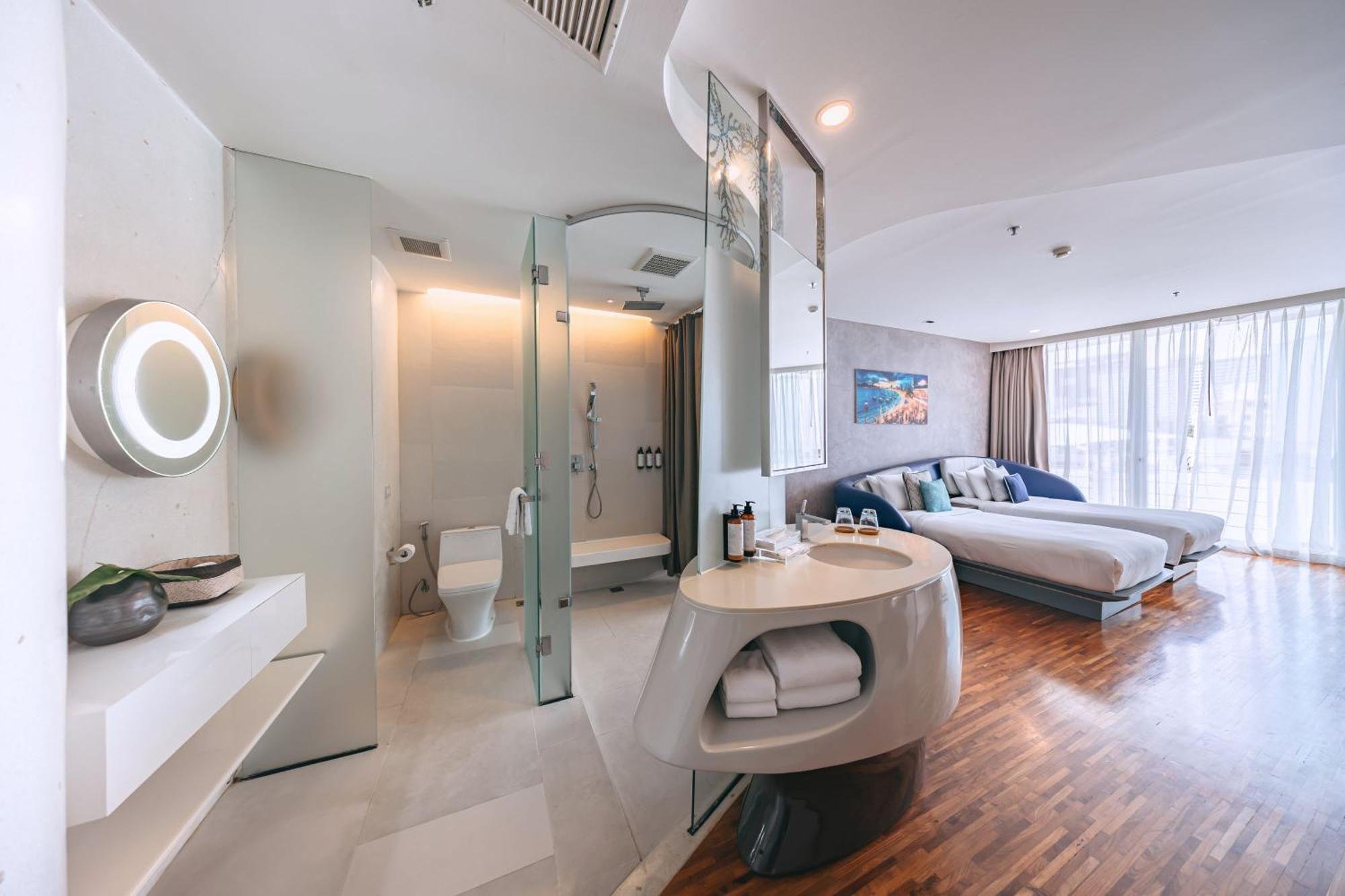 Deluxe Zweibettzimmer mit Poolblick