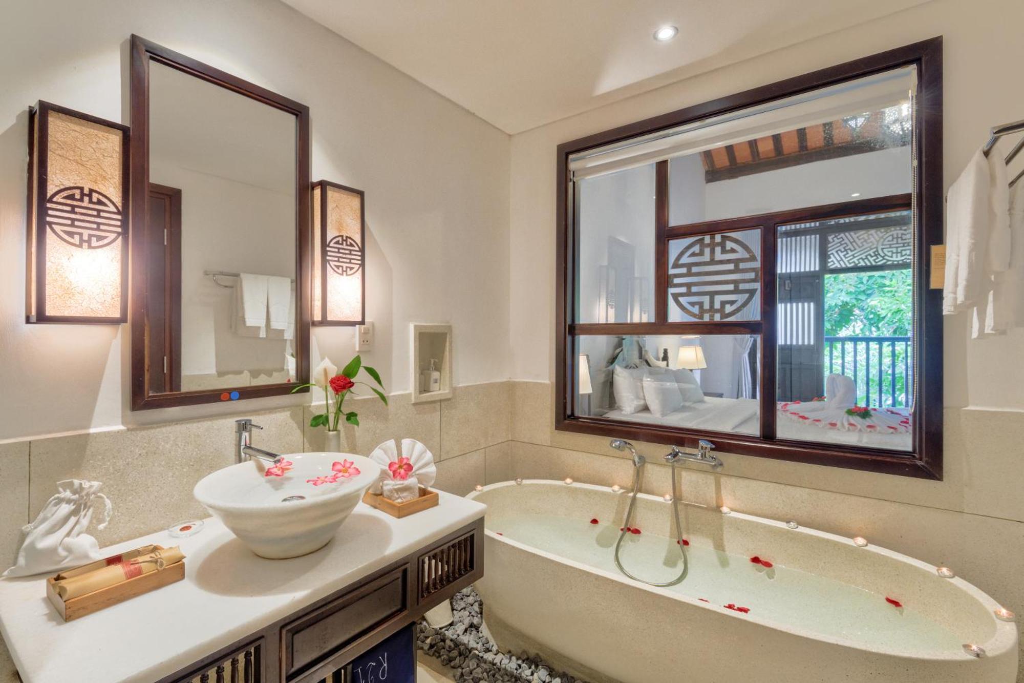 Deluxe Pool and Garden view room inclusive 60 minute Body treatment