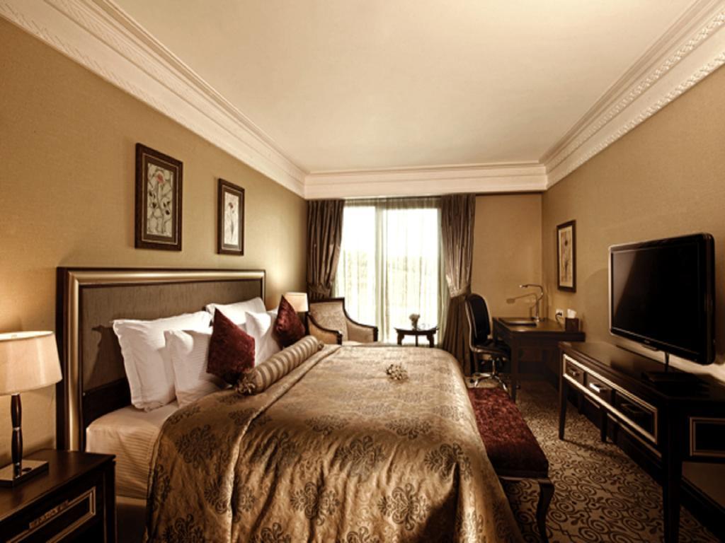 Standard King Room - Lounge Access