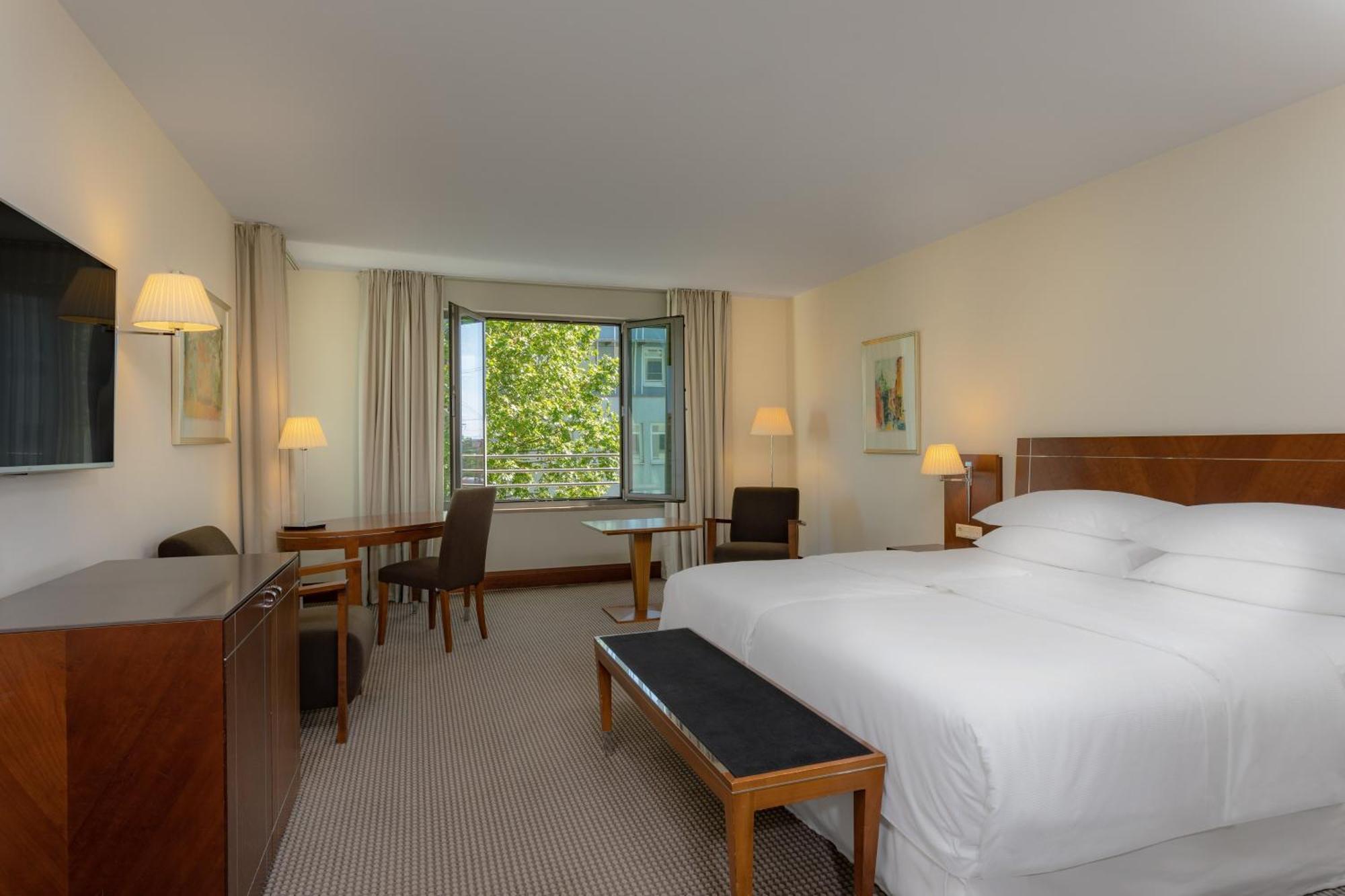Executive King Room