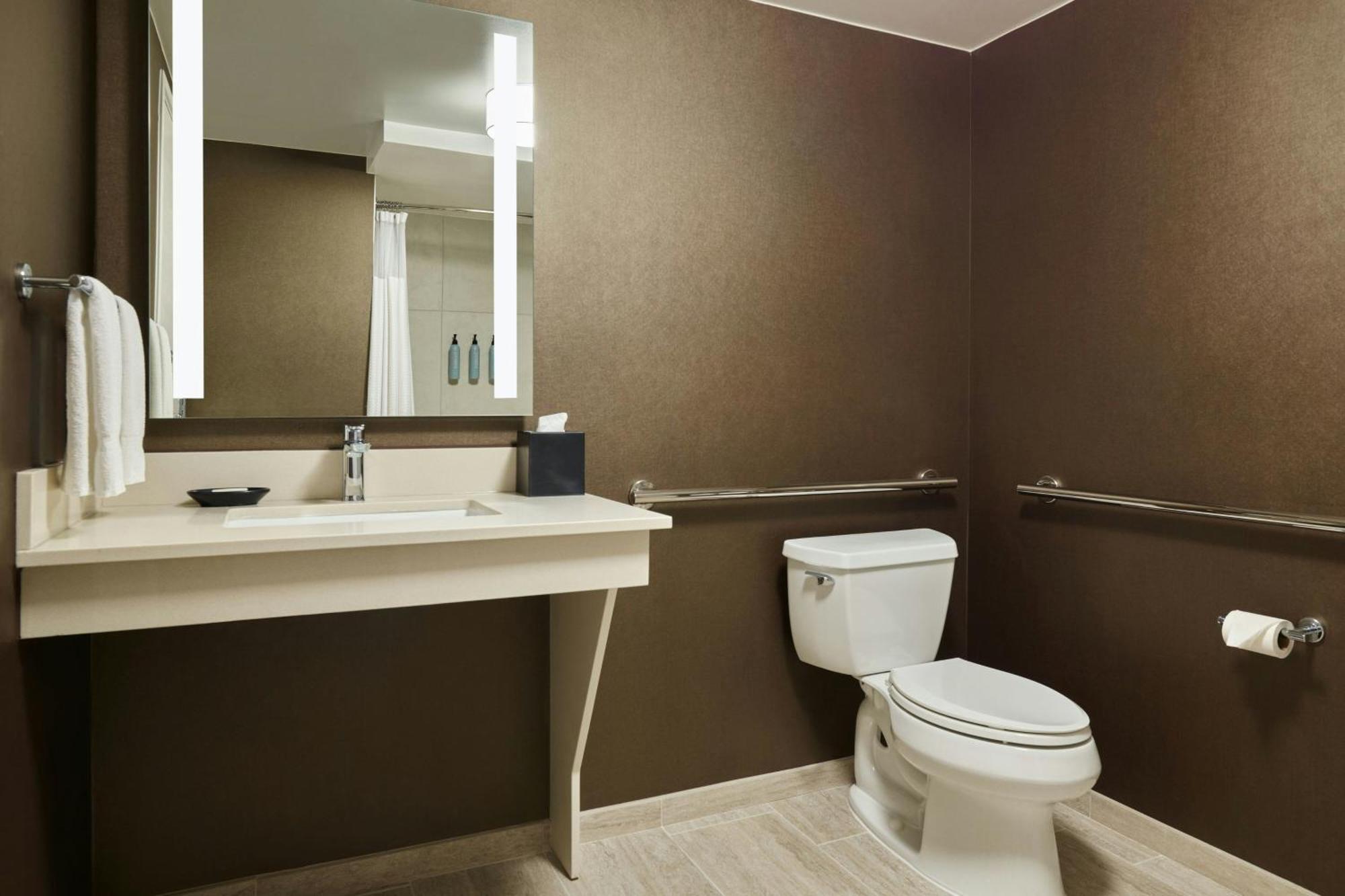 King Room - Hearing Accessible