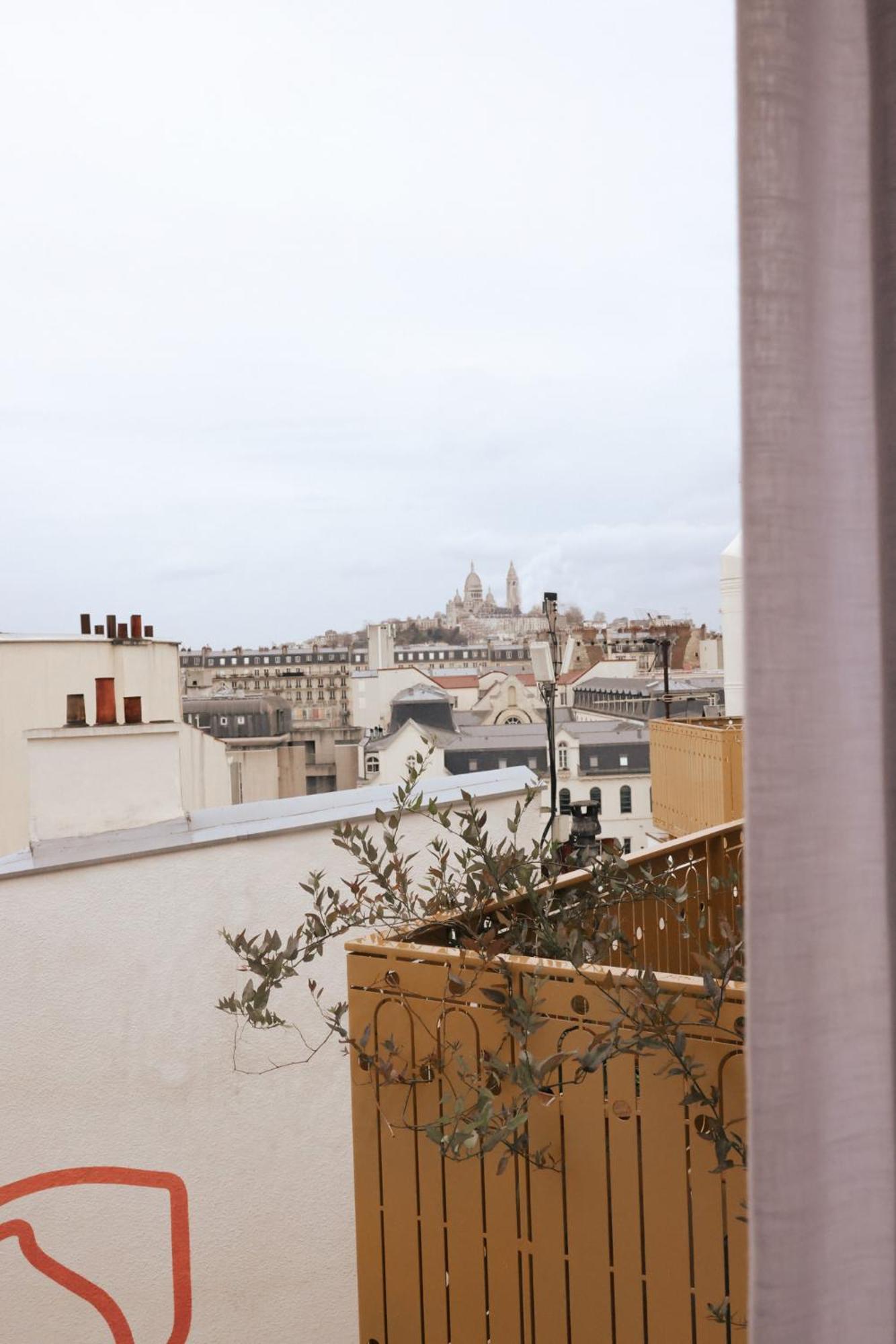 Classic Room Montmartre View