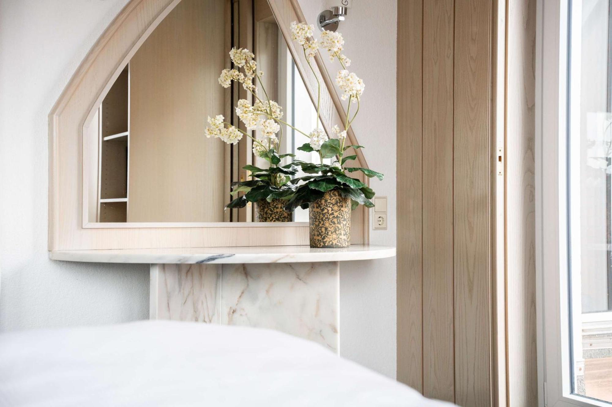 Suite mit Doppelbett, Schlafsofa und Balkon