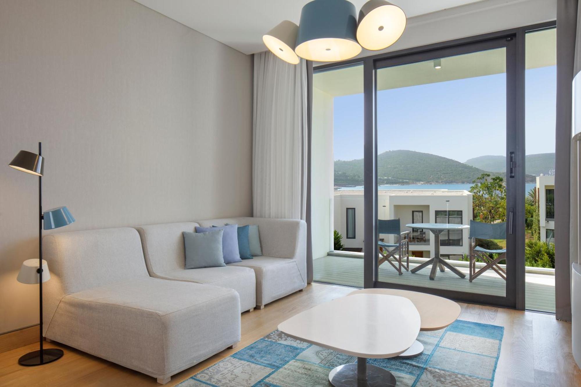 Premium Zimmer mit Kingsize-Bett, Balkon und Meerblick