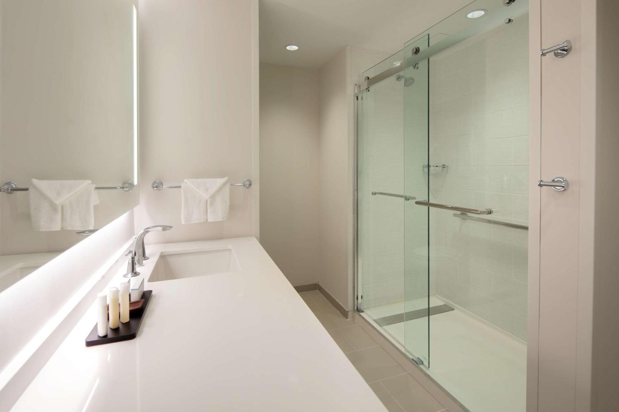 King Studio Suite