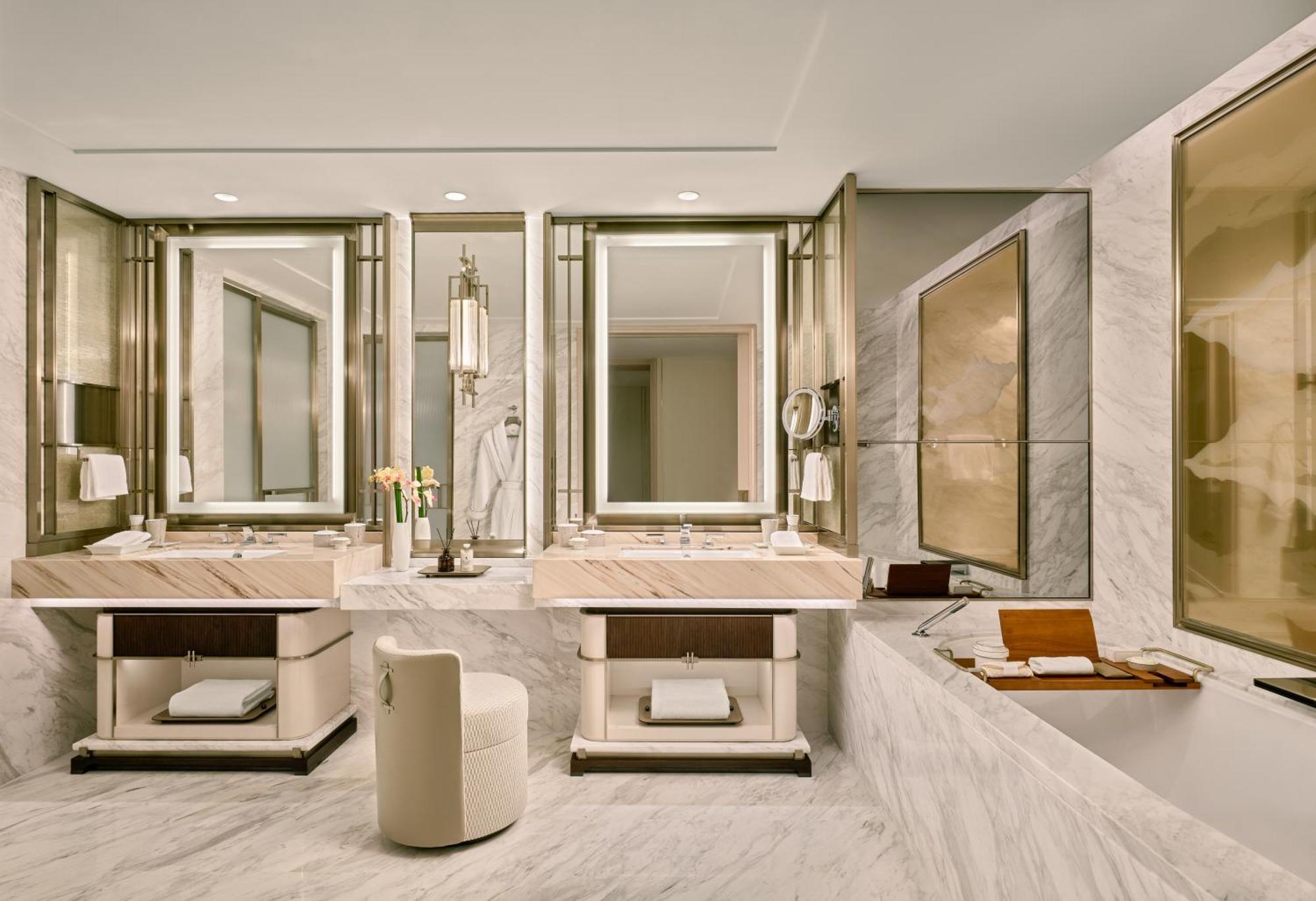 Paiza Signature Suite met 2 Slaapkamers en Uitzicht op Zee