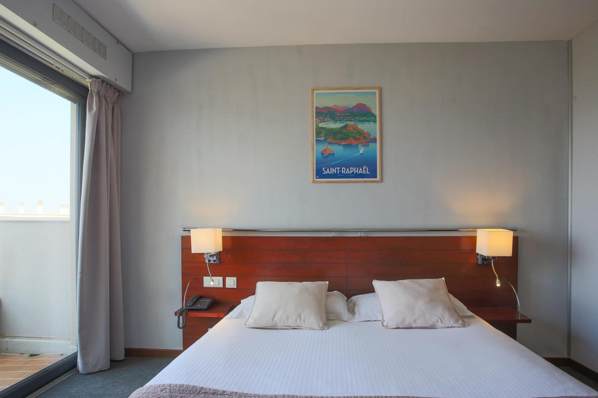 Comfort Double or Twin Room Swimming pool Access Balcony or Terrace