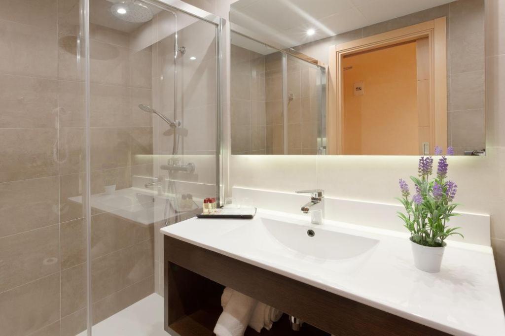 Triple Room with Sea View,466003452:JPEG