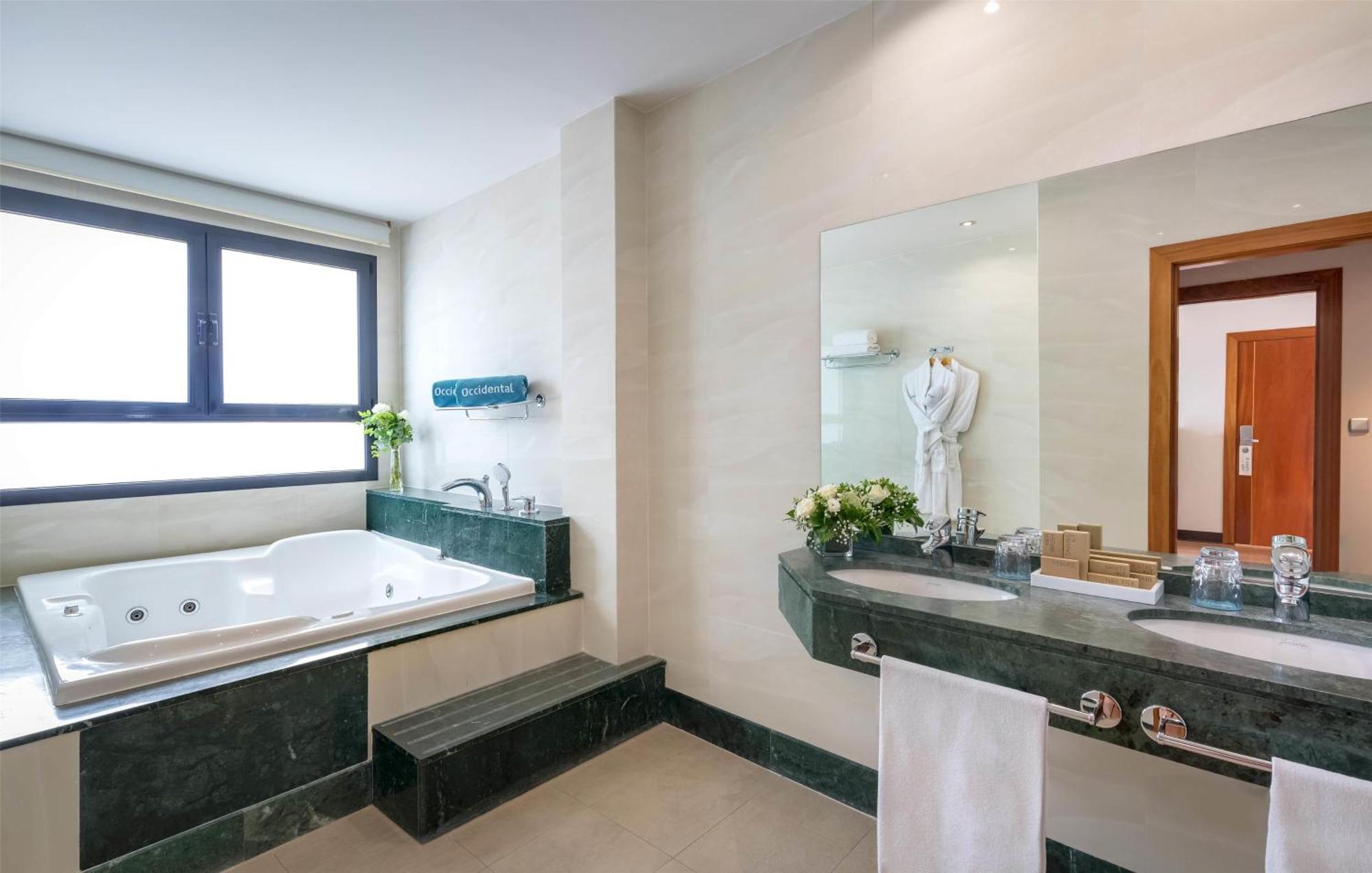 Suite Junior Hot Tub