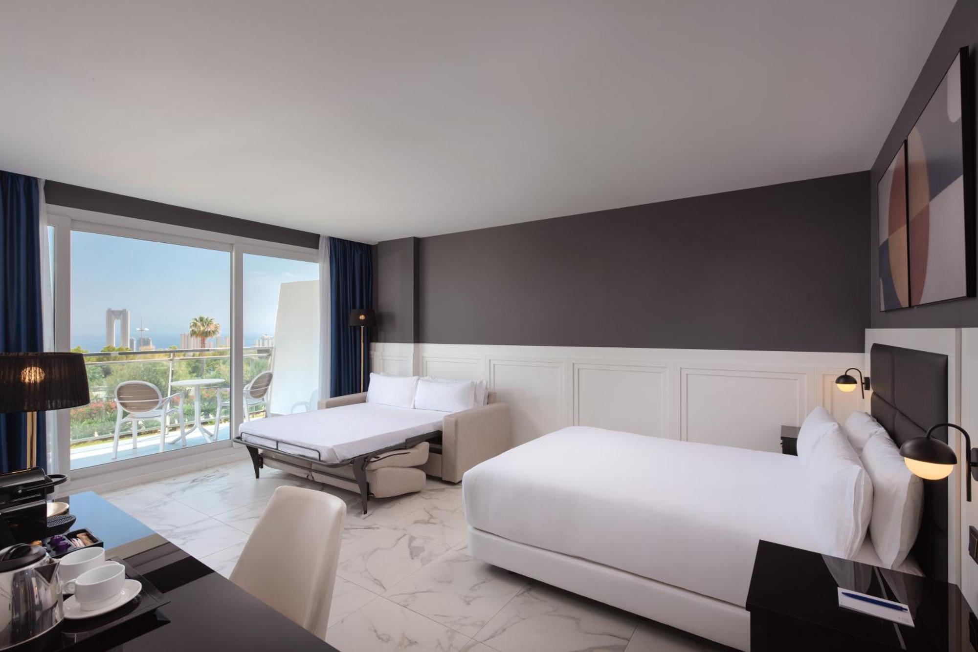 Premium Queen Room Sofa Bed Balcony Sea View
