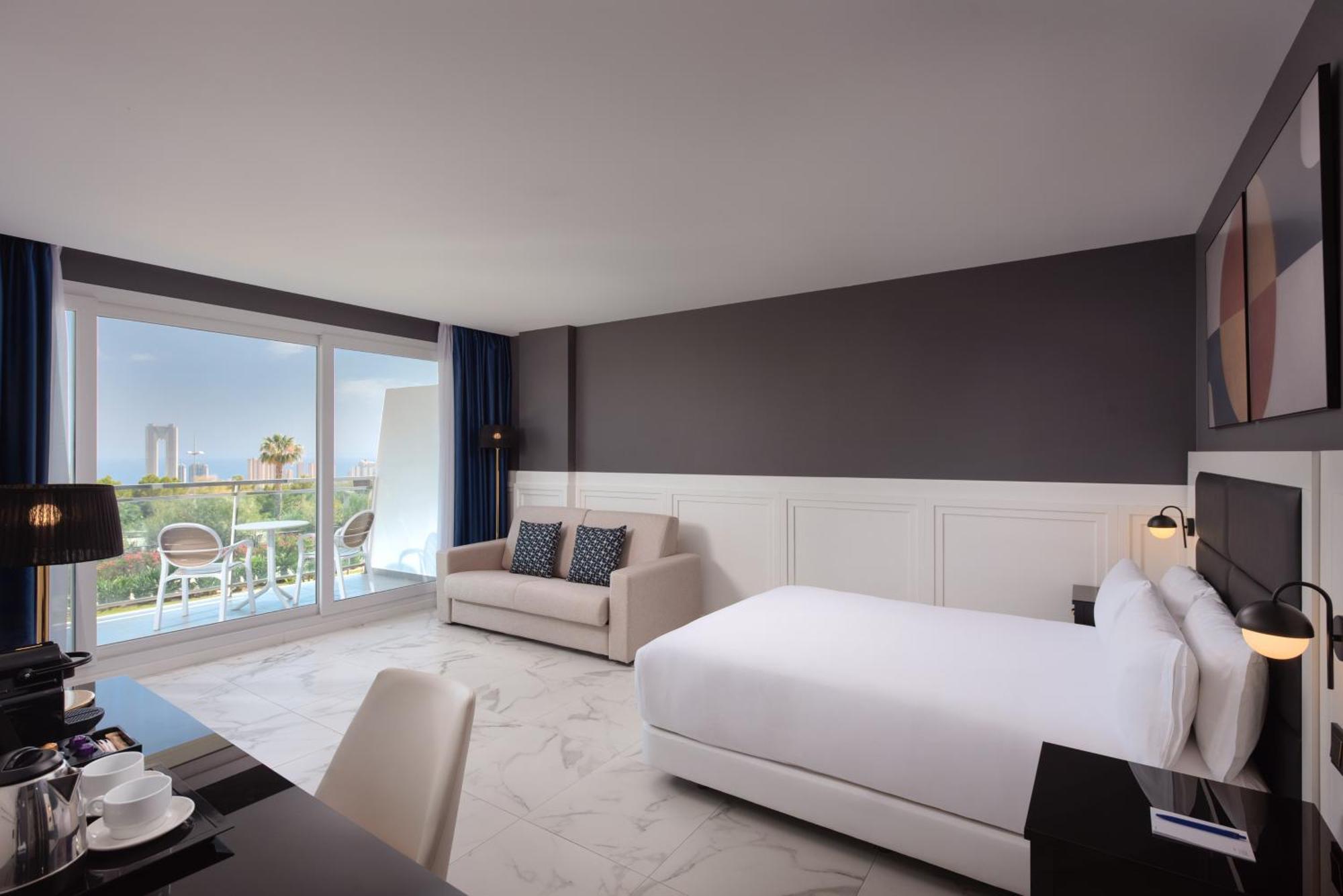 Premium Queen Room Sofa Bed Balcony Sea View