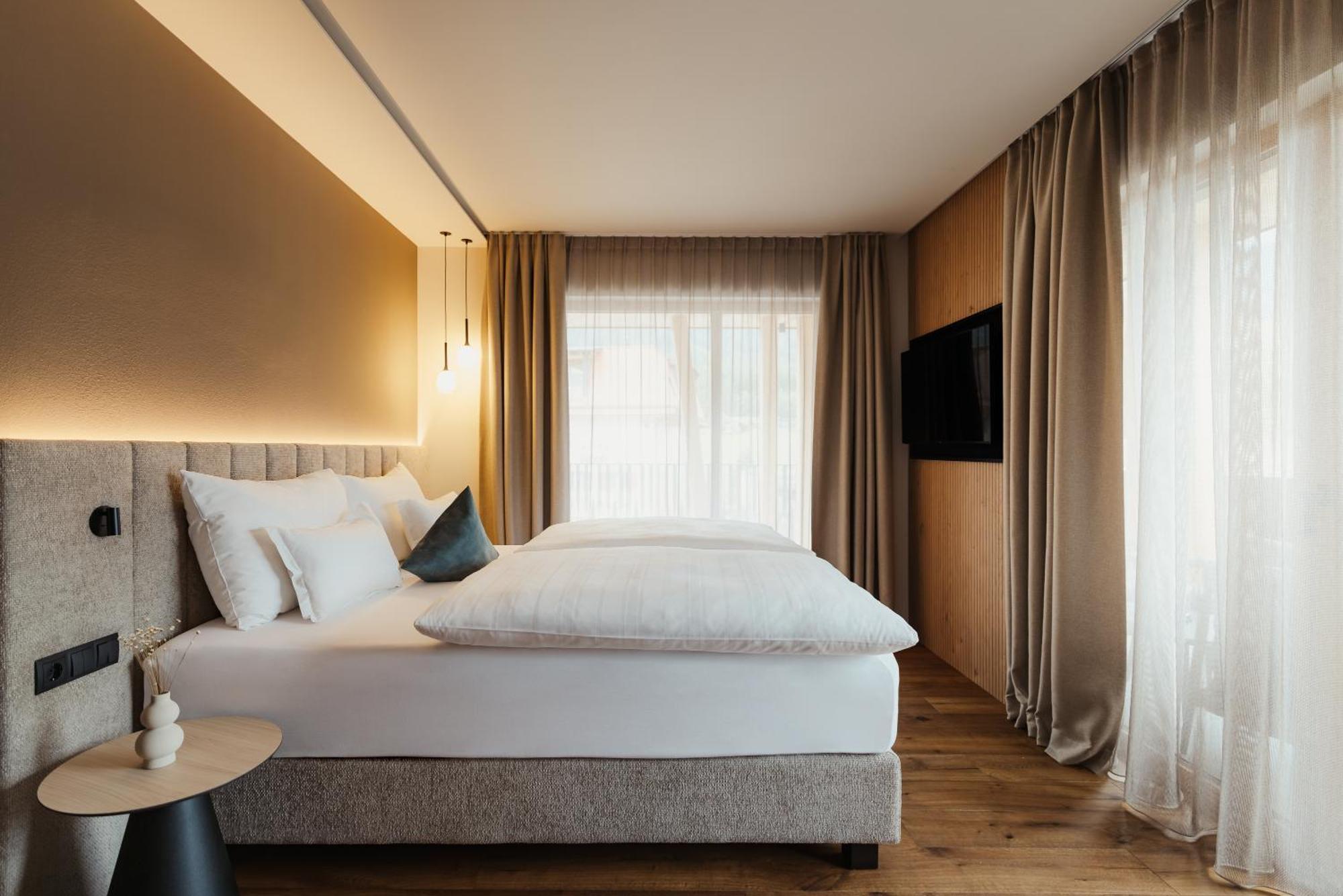 Deluxe Double or Twin Room Spa Bath