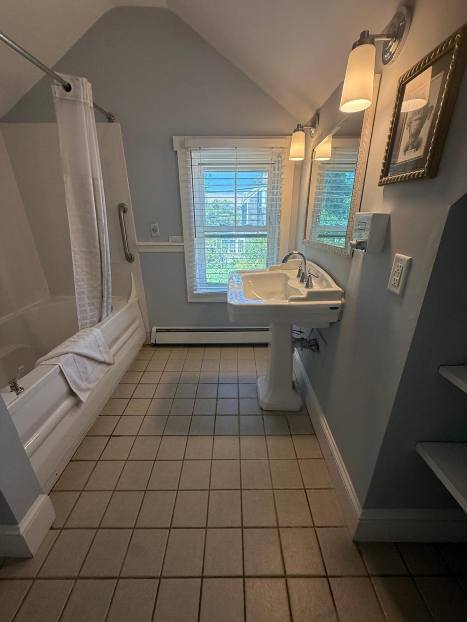 King Room Spa Bath