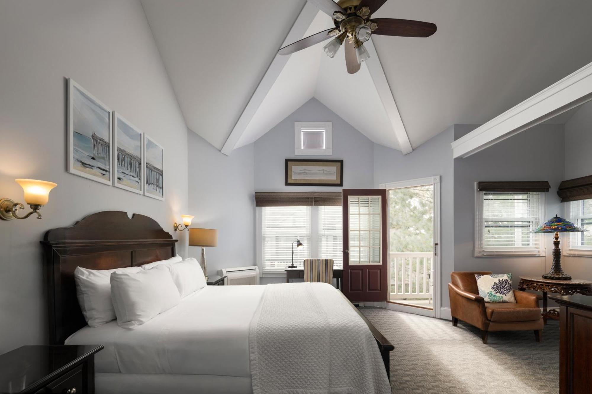 Superior King Room,1697975238:JPEG