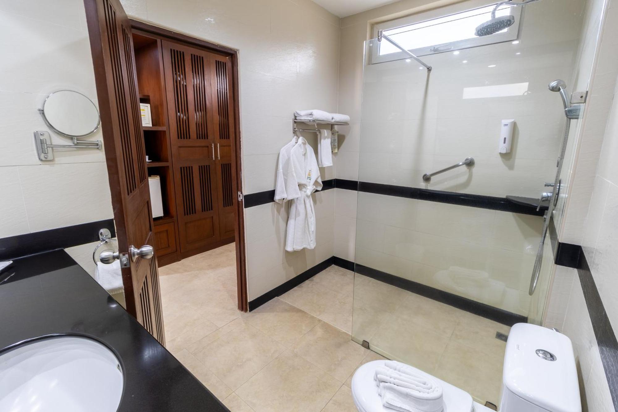 One Bedroom Apartment Pool Access Twin Bed