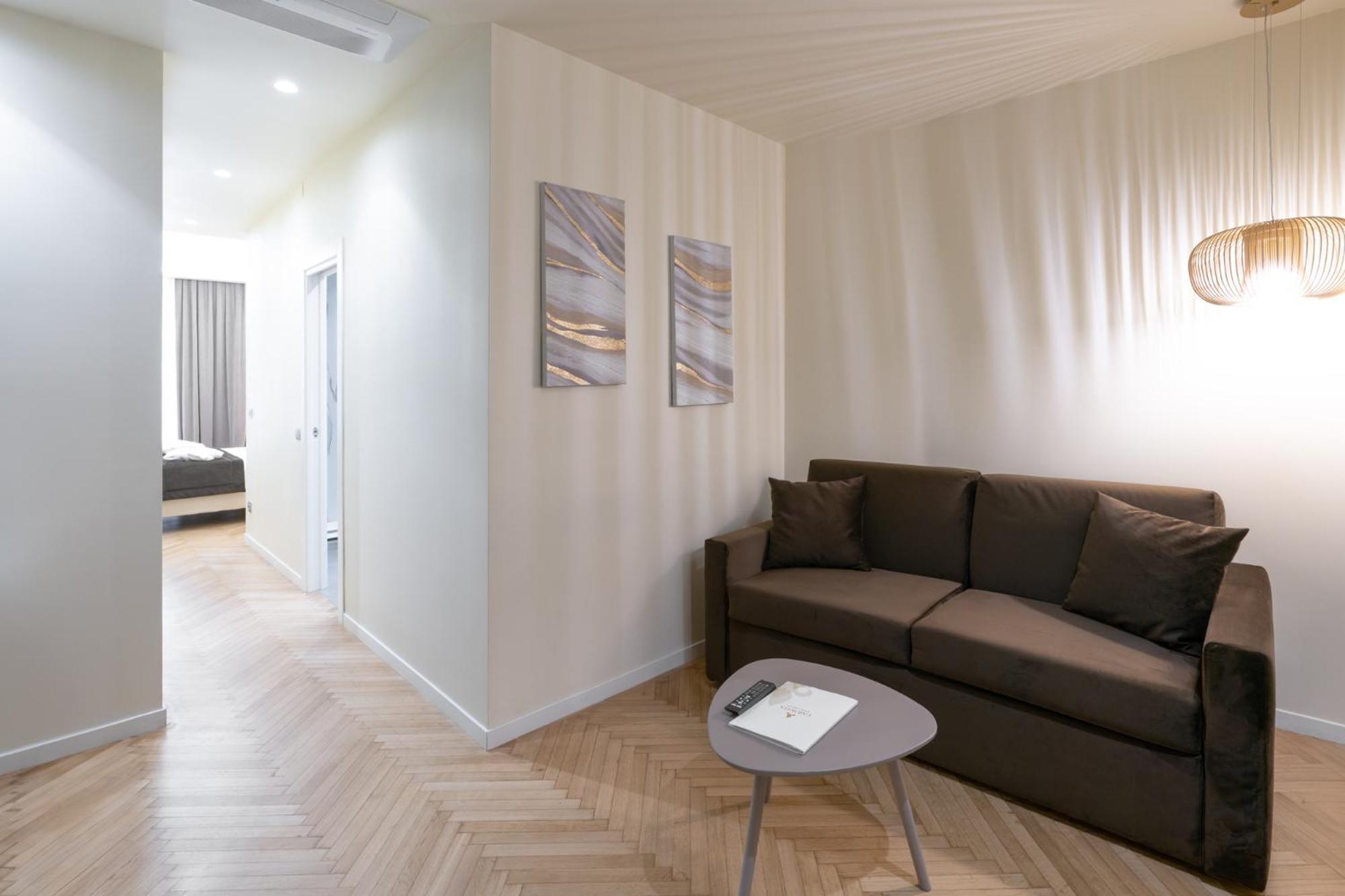 Suite Caravita